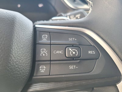 2024 Jeep GRAND CHEROKEE LAREDO