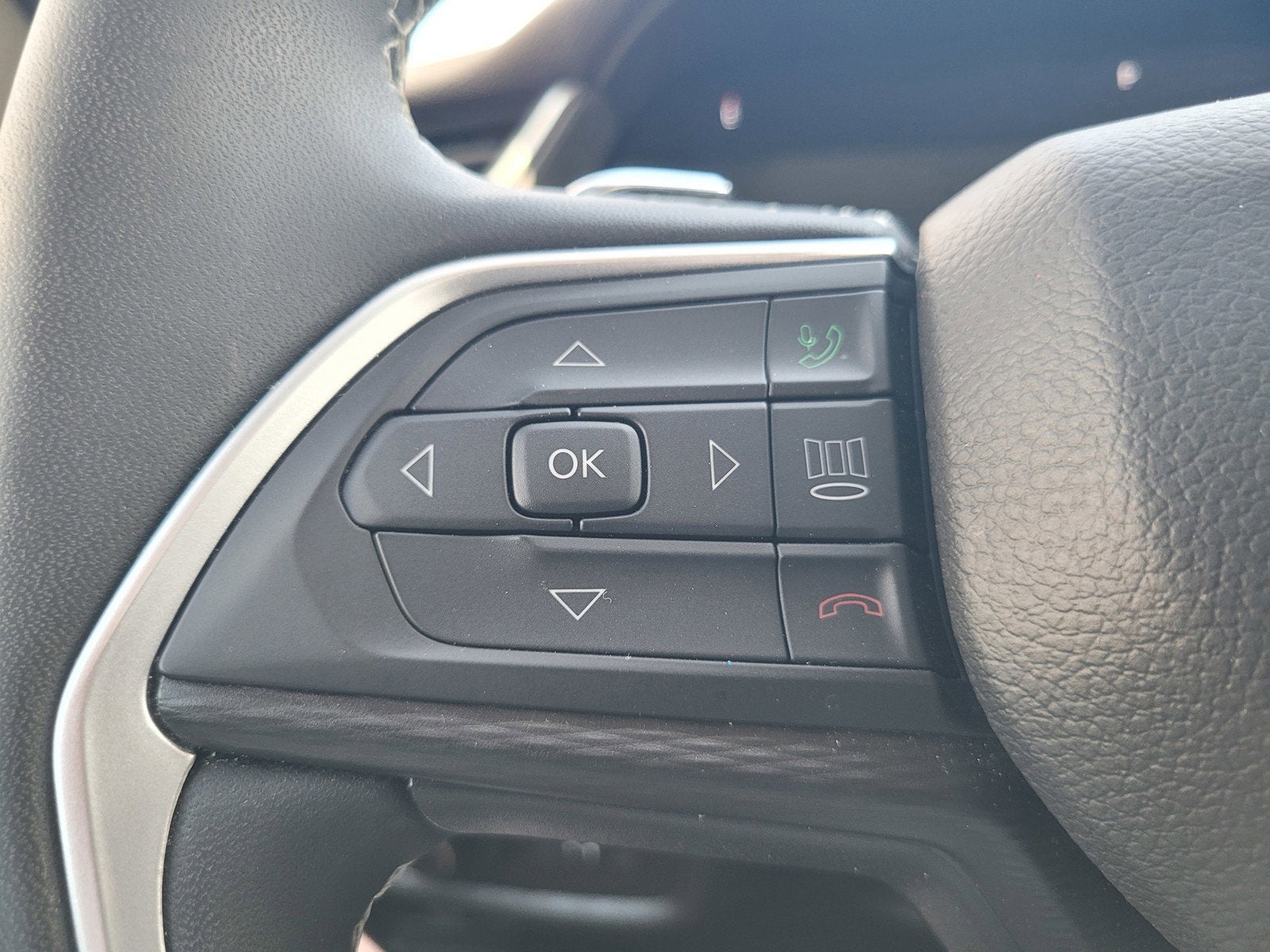 2024 Jeep GRAND CHEROKEE LAREDO