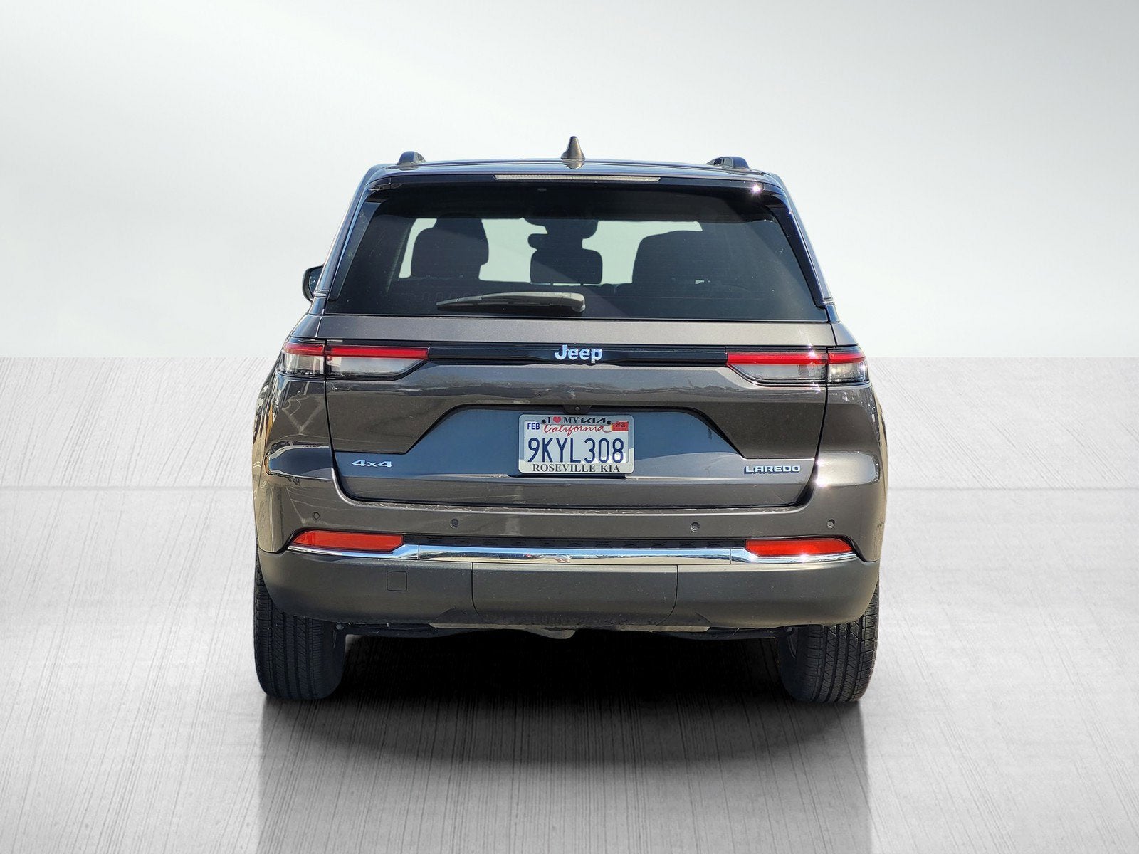 2024 Jeep GRAND CHEROKEE LAREDO