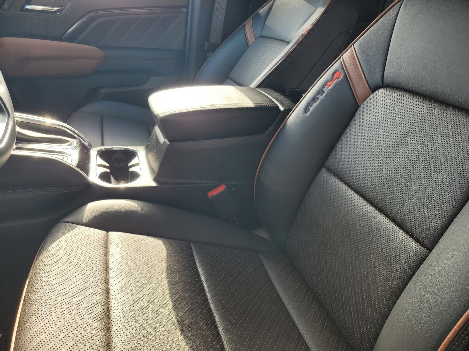 2024 GMC CANYON 4WD AT4