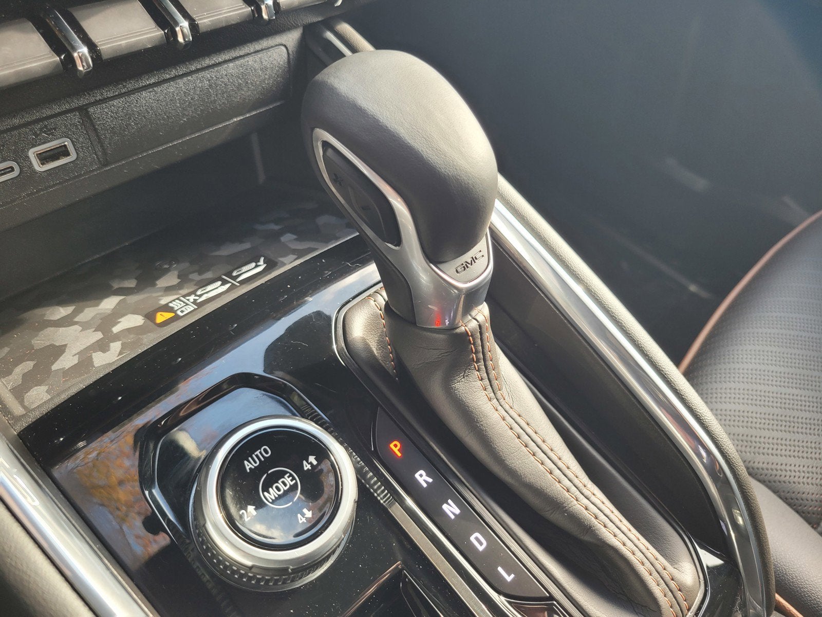 2024 GMC CANYON 4WD AT4