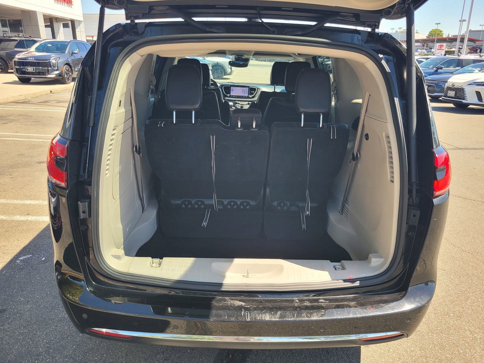 2024 Chrysler PACIFICA HYBRID SELECT