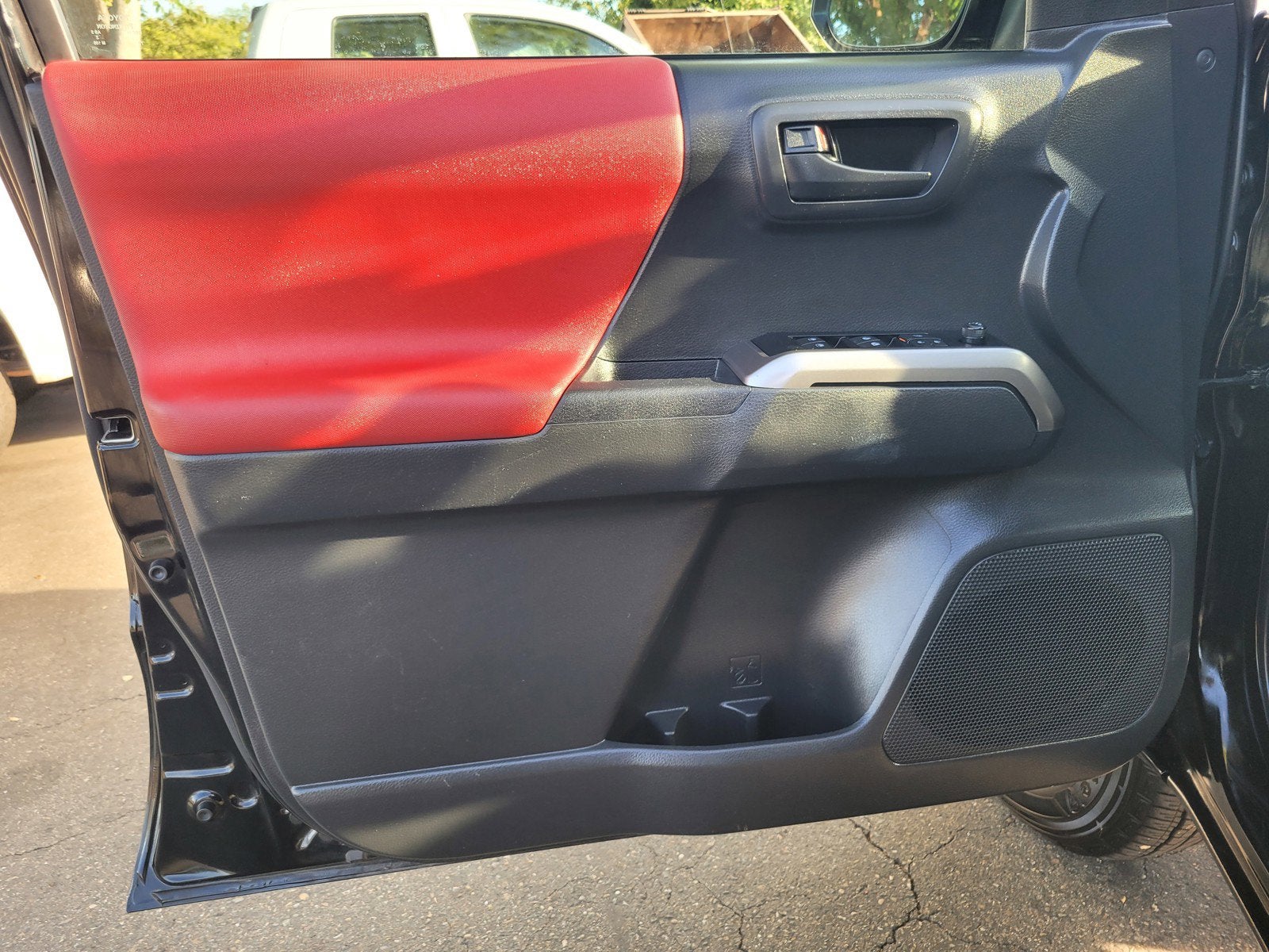 2023 Toyota TACOMA 4WD SR5