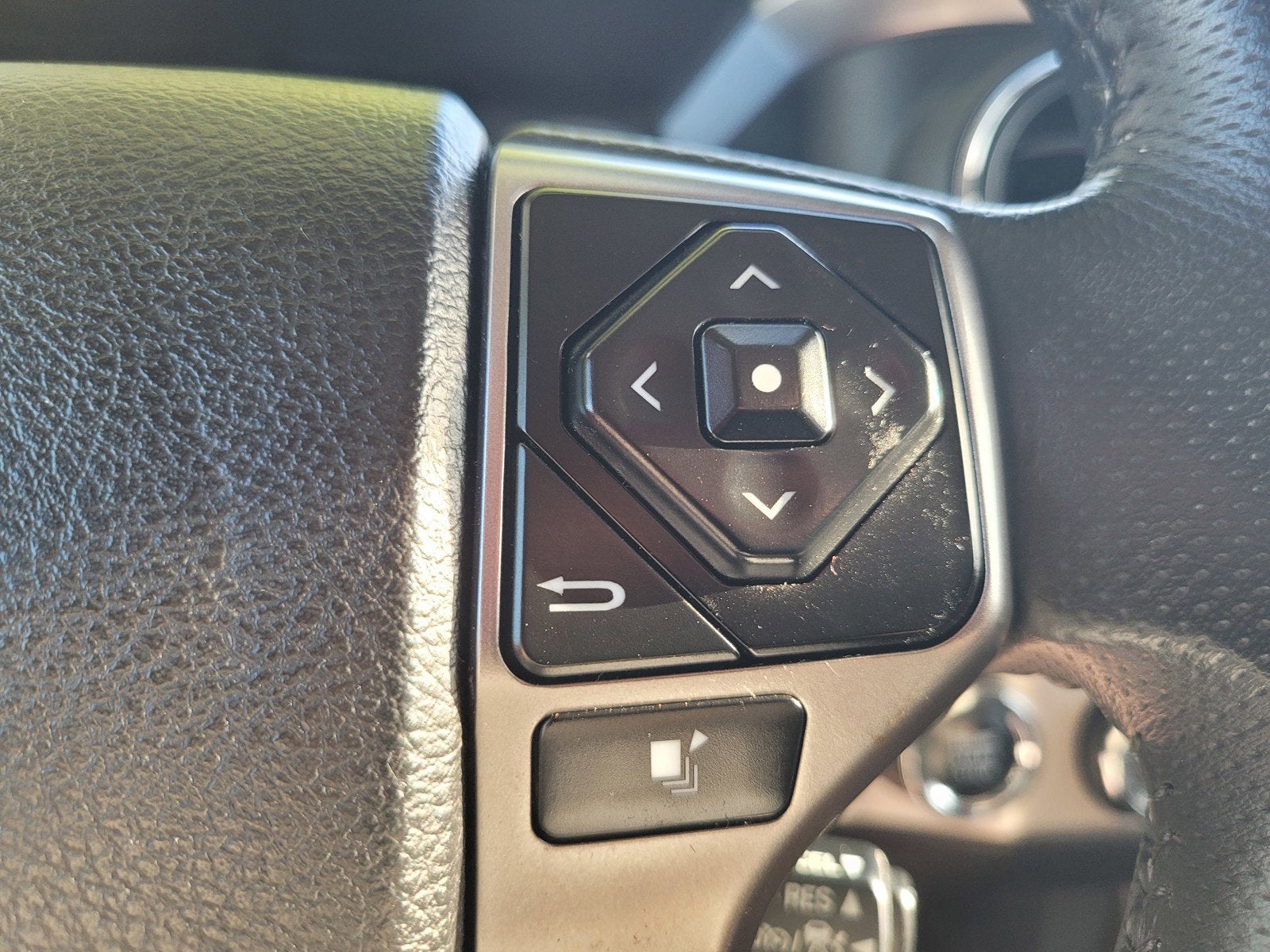 2023 Toyota TACOMA 4WD SR5