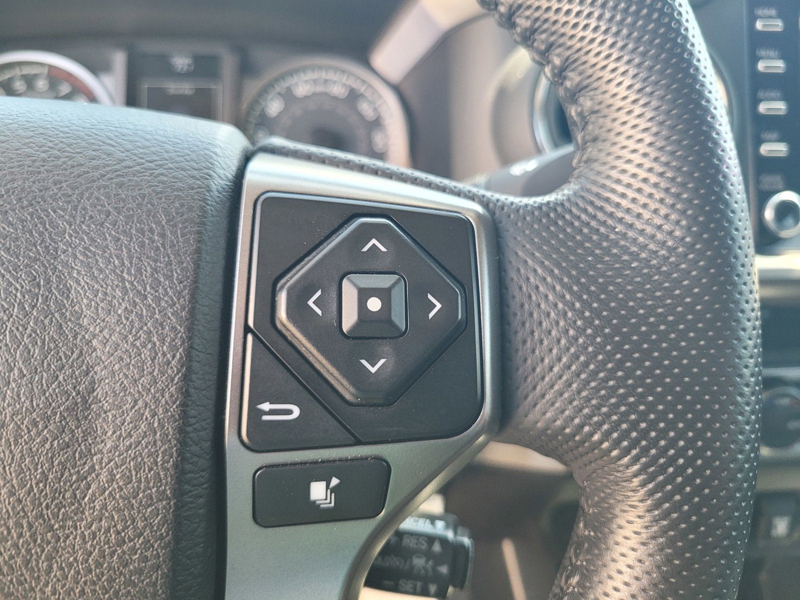 2021 Toyota TACOMA 4WD SR5