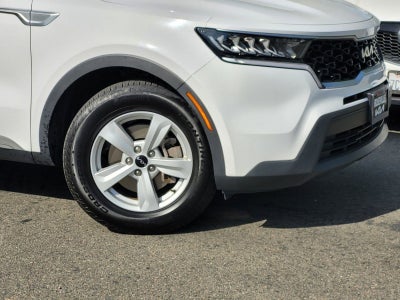2023 Kia SORENTO LX