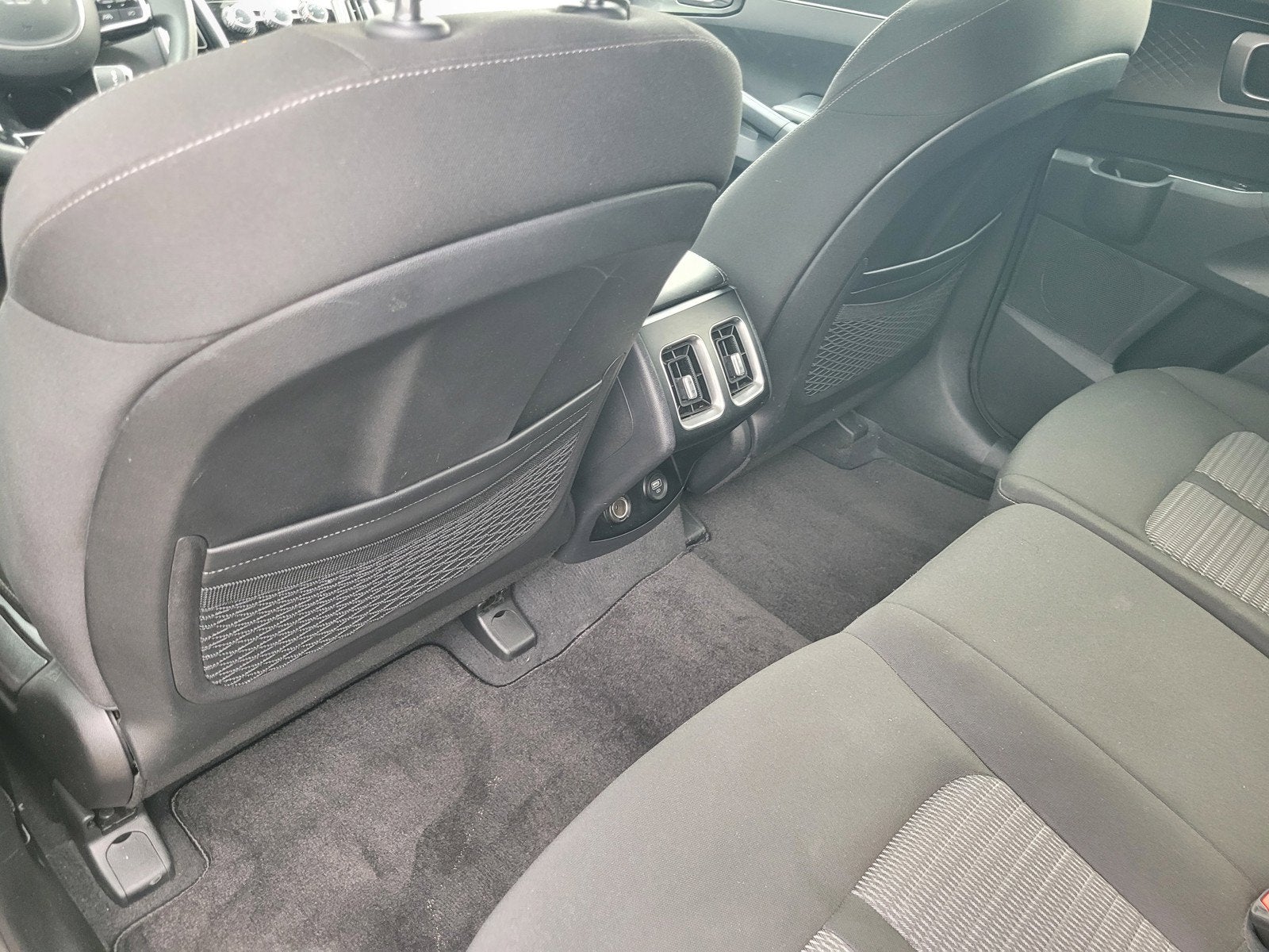 2023 Kia SORENTO LX