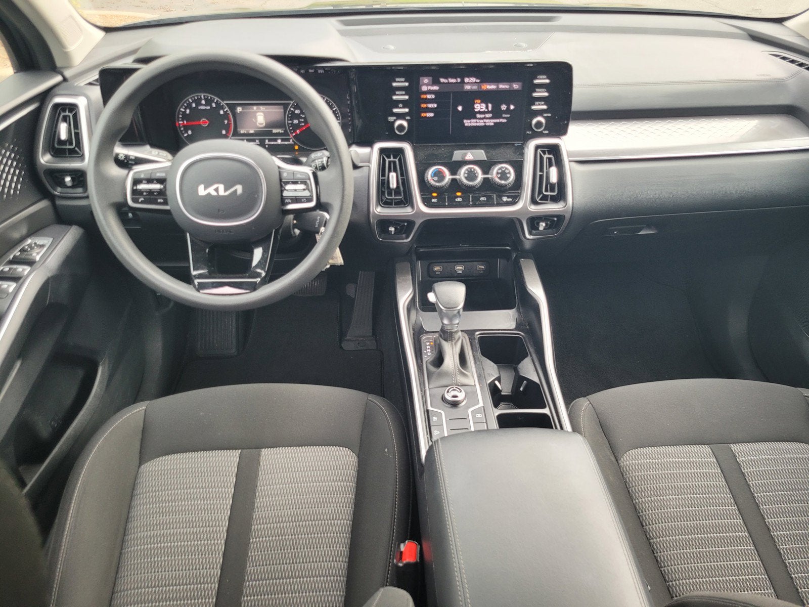 2023 Kia SORENTO LX