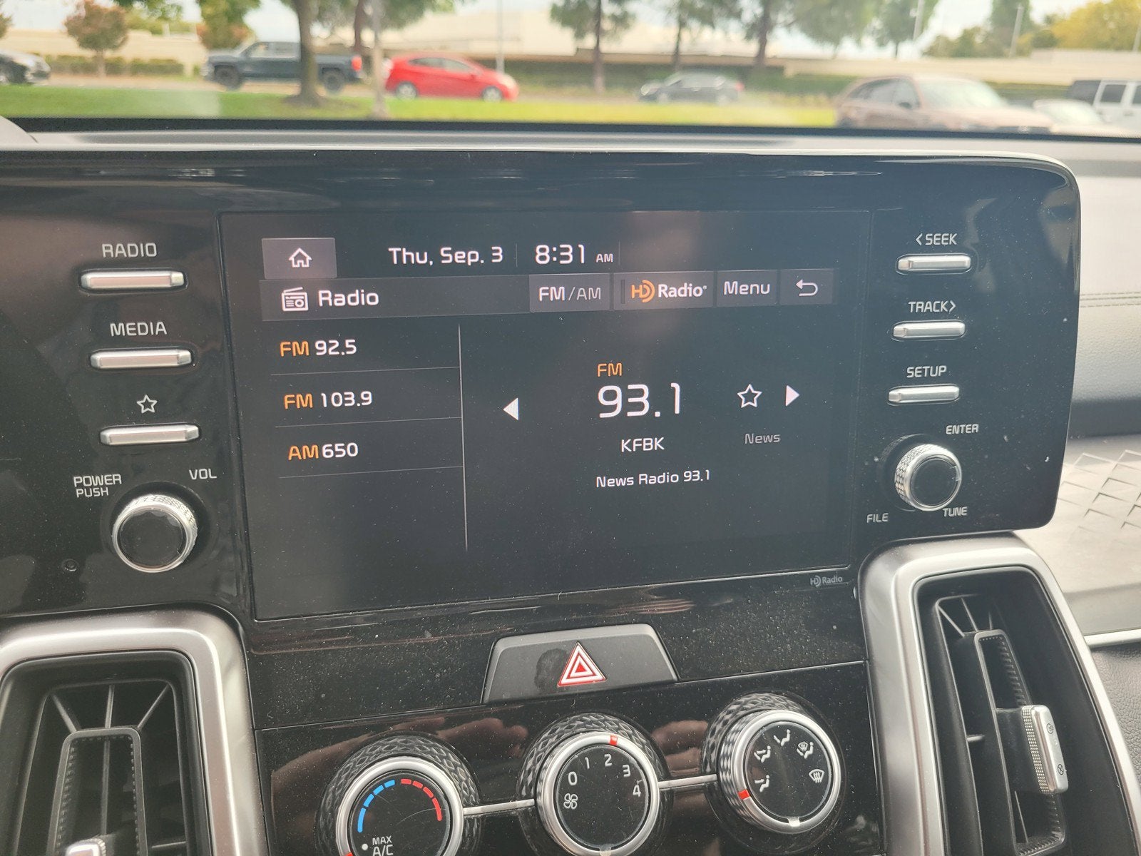 2023 Kia SORENTO LX