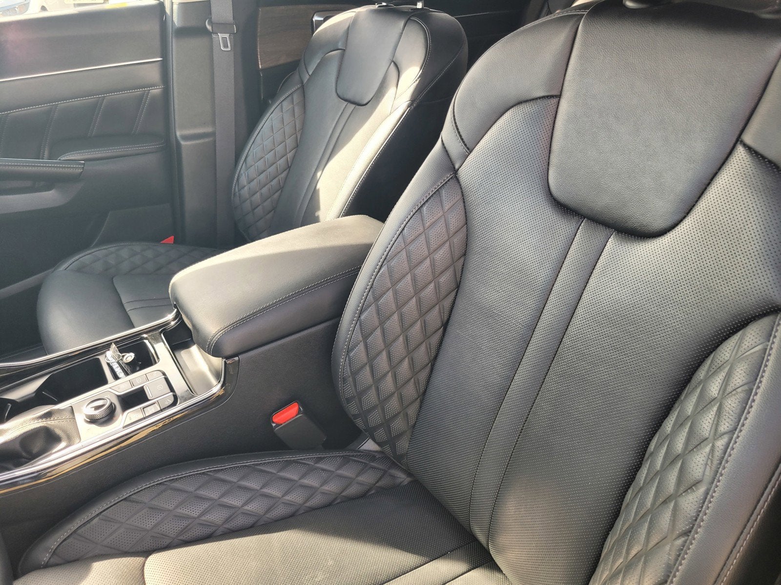 2023 Kia SORENTO Base