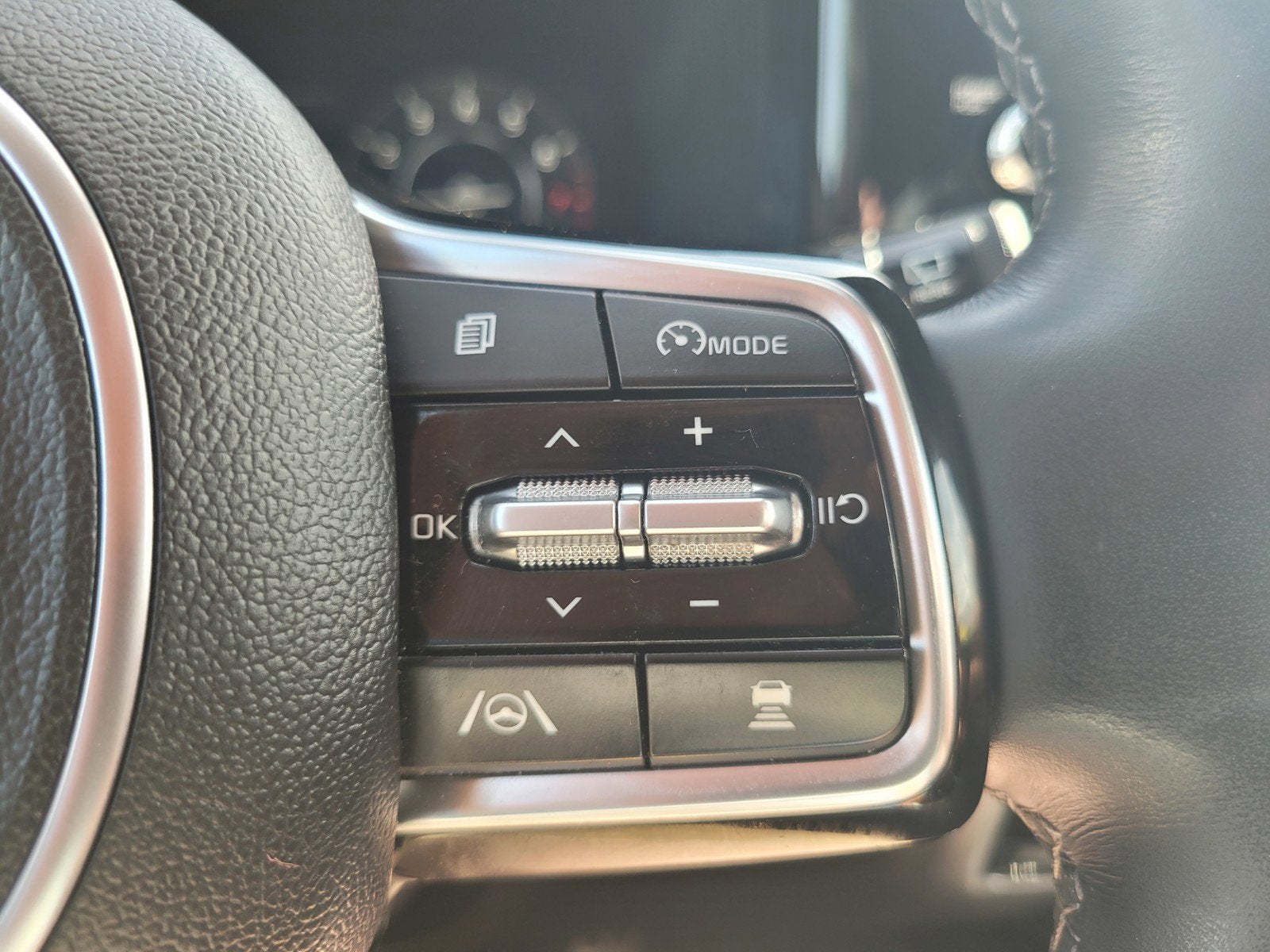 2023 Kia SORENTO Base