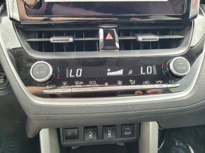 2024 Toyota COROLLA CROSS XLE