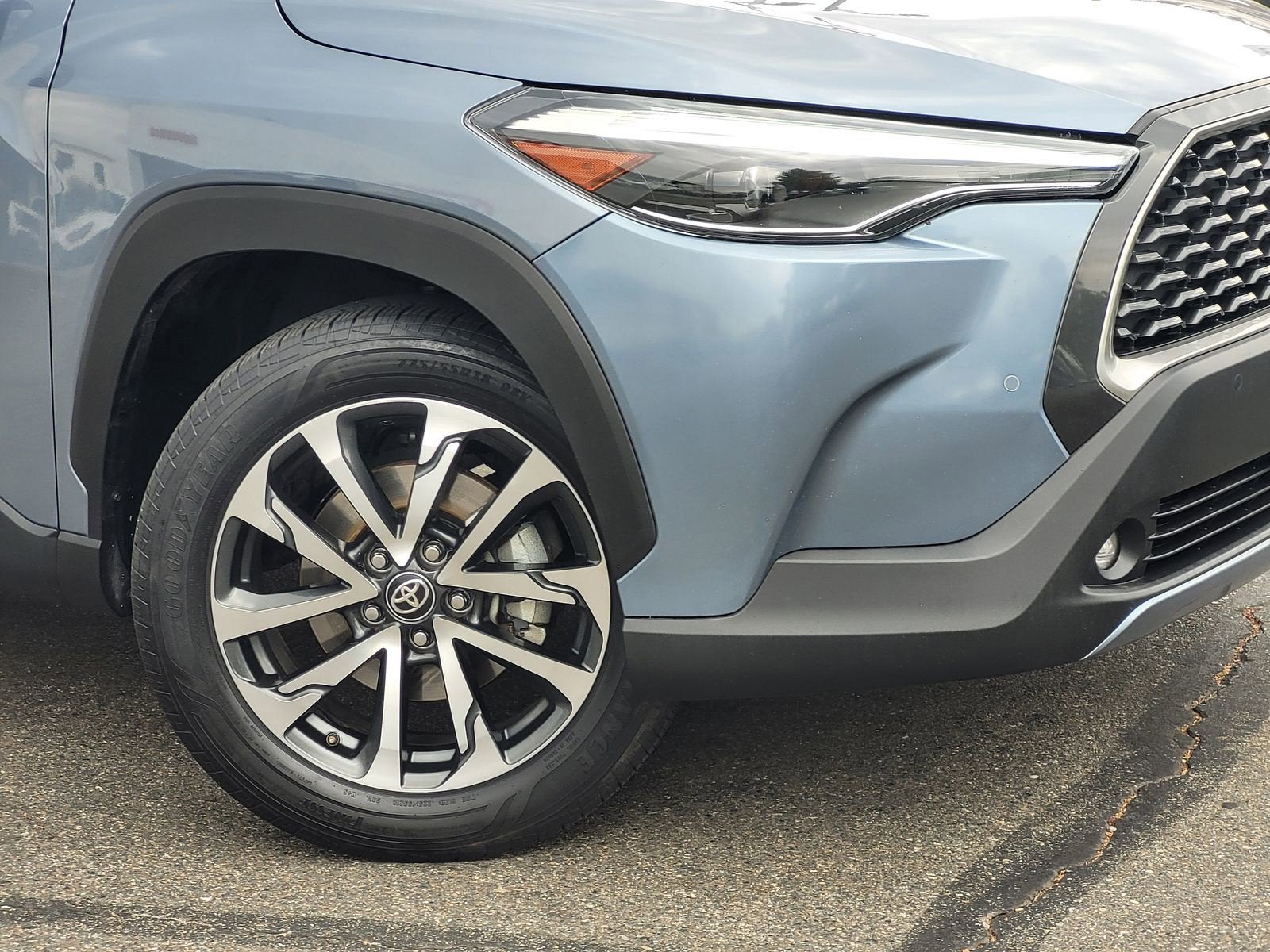 2024 Toyota COROLLA CROSS XLE