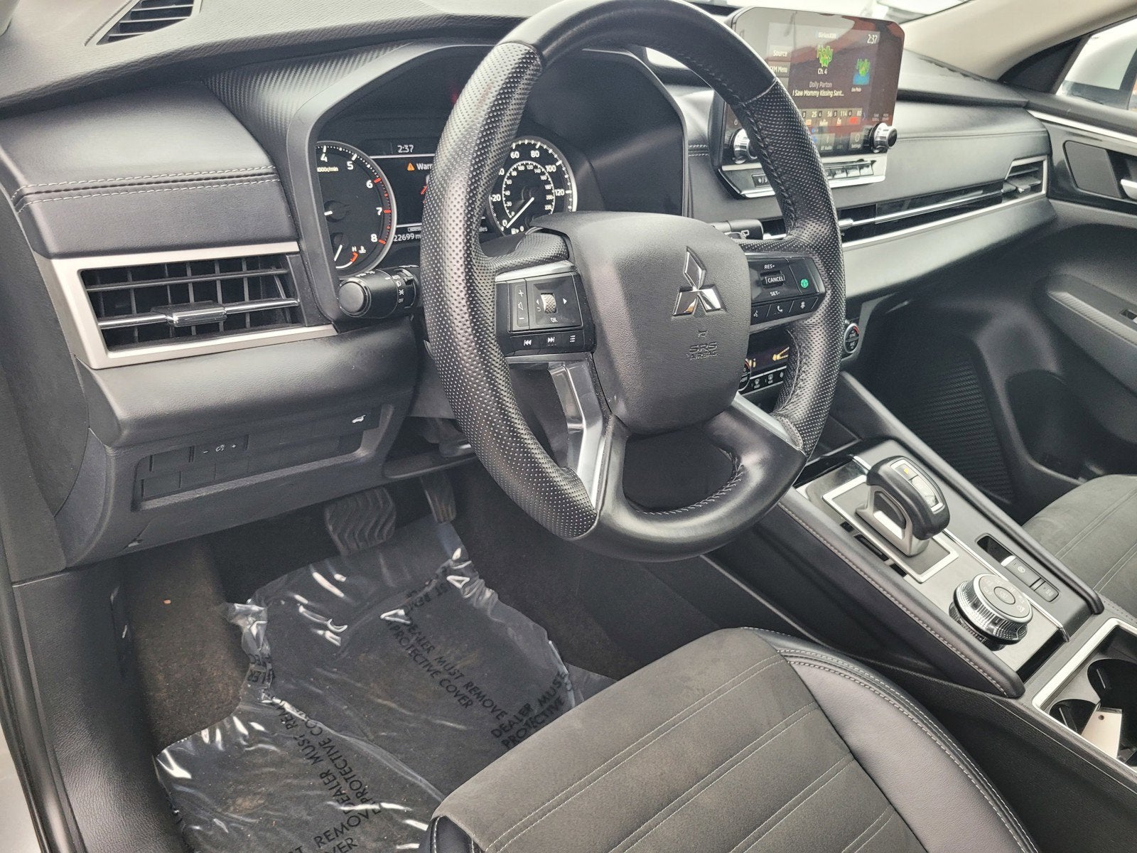 2024 Mitsubishi OUTLANDER SE