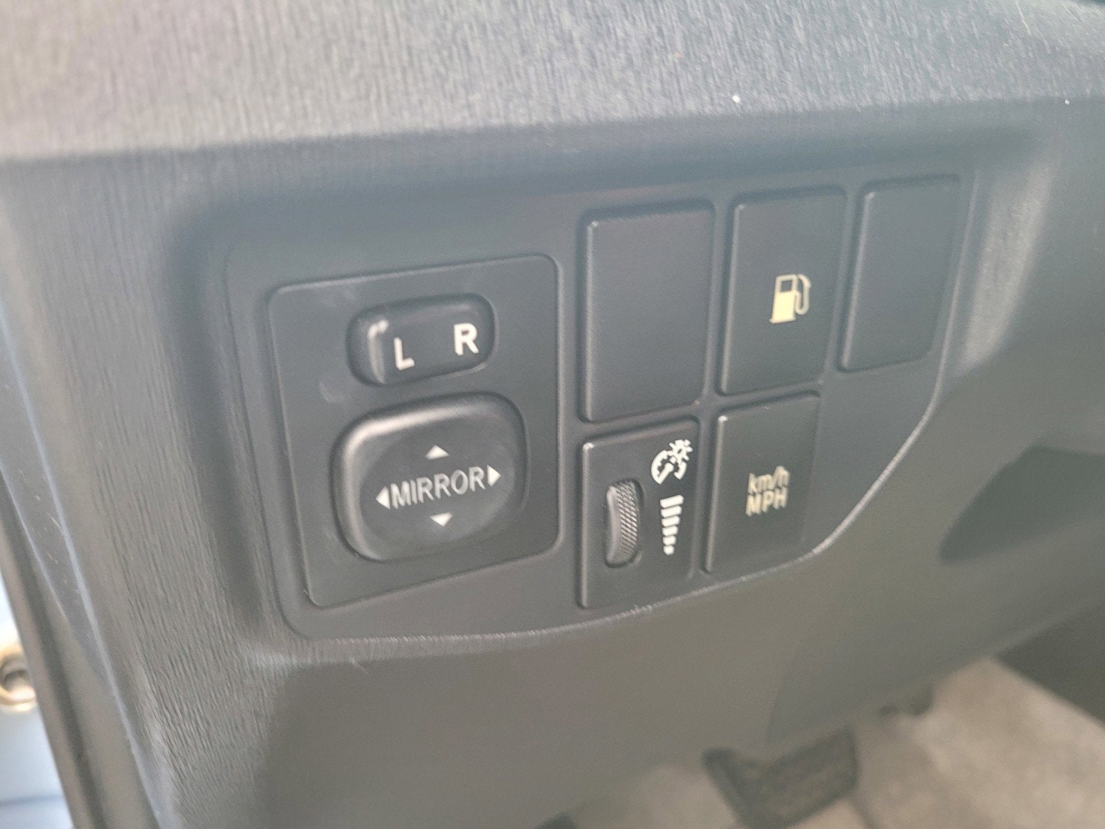 2014 Toyota PRIUS PLUG-IN BASE