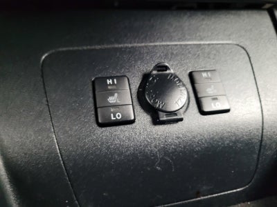 2014 Toyota PRIUS PLUG-IN BASE