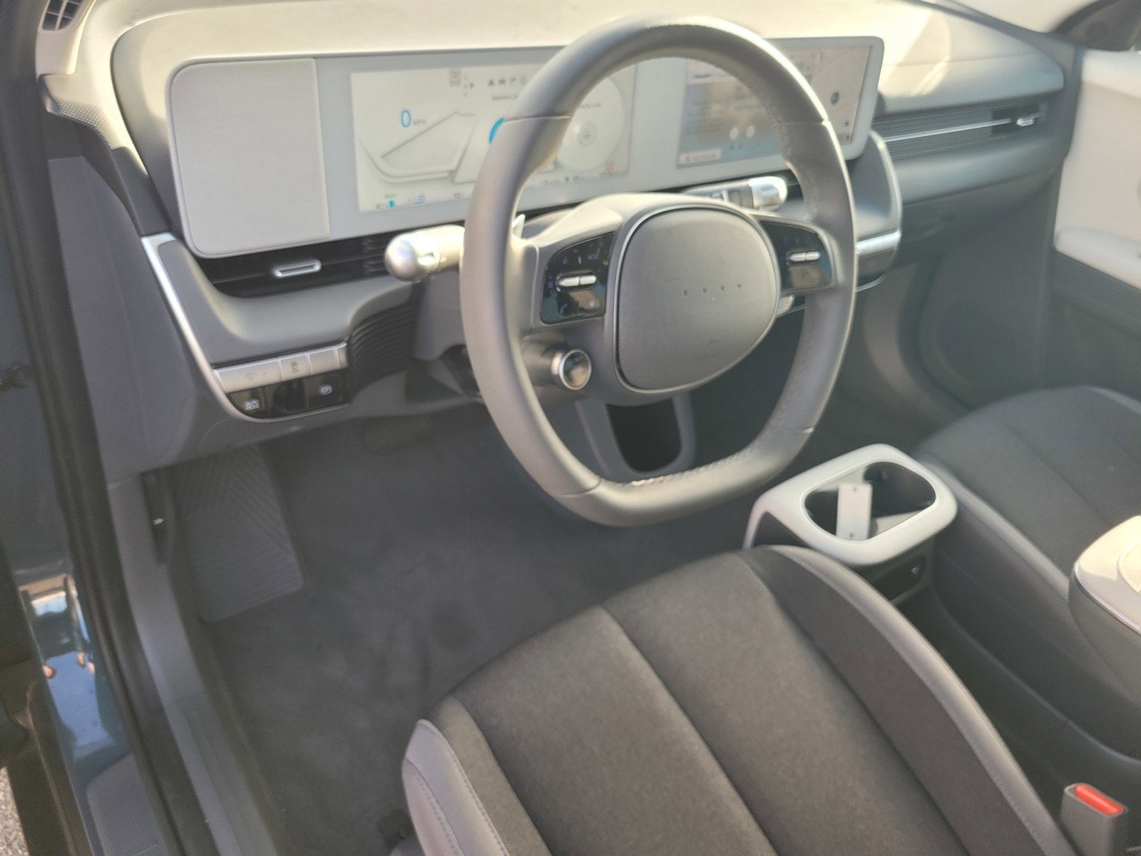 2024 Hyundai IONIQ 5 SE STANDARD RANGE