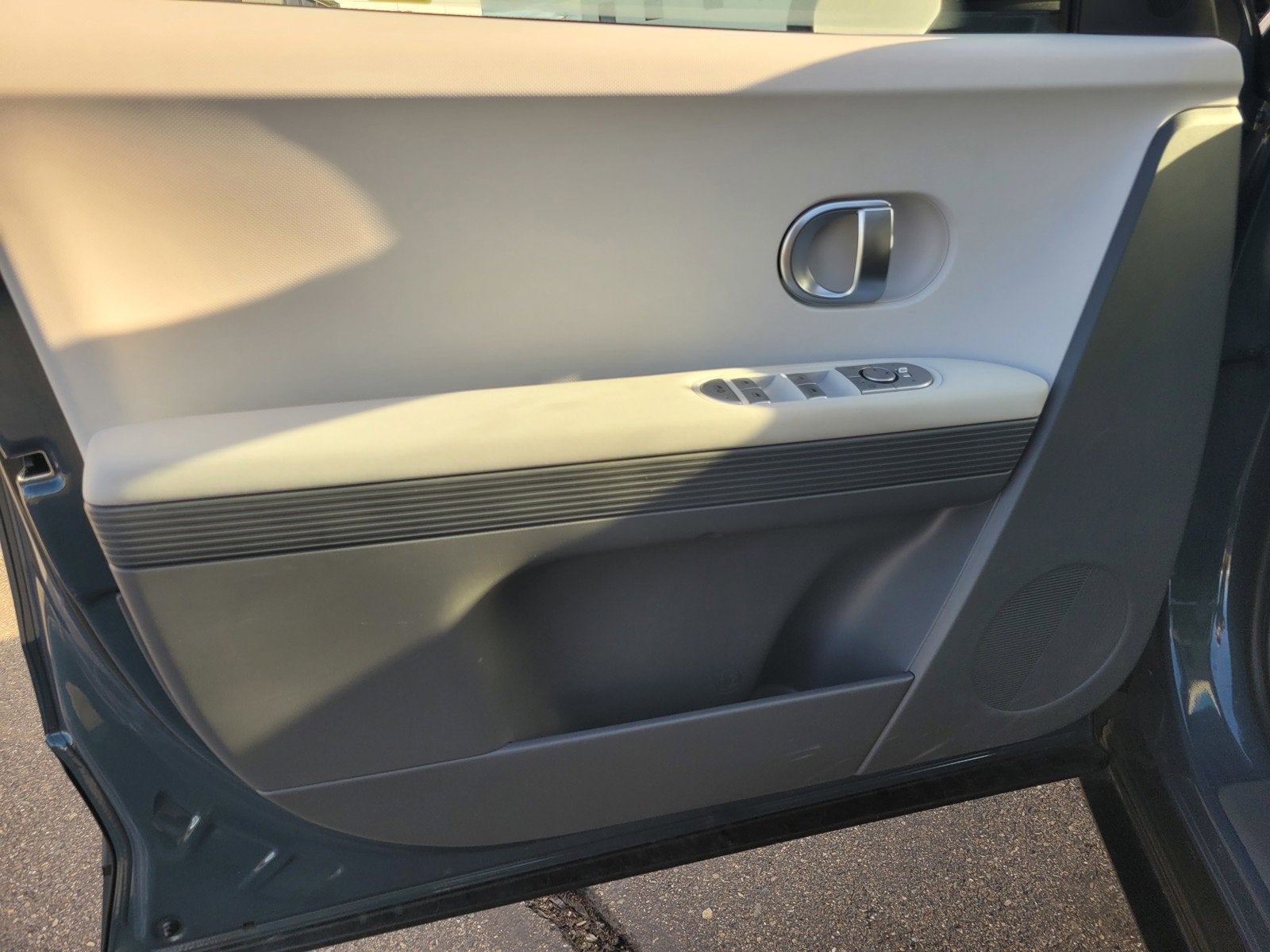 2024 Hyundai IONIQ 5 SE STANDARD RANGE