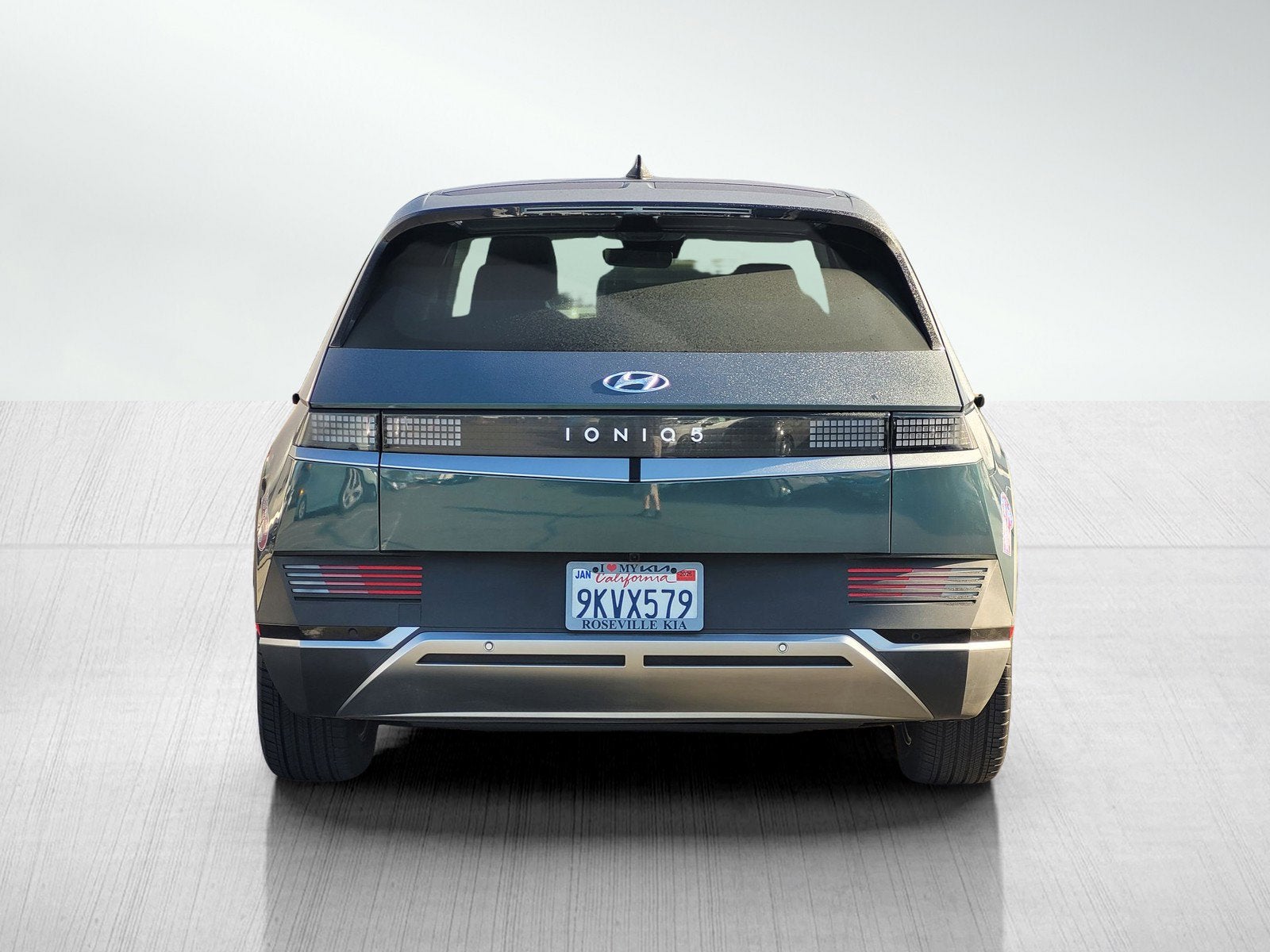 2024 Hyundai IONIQ 5 SE STANDARD RANGE