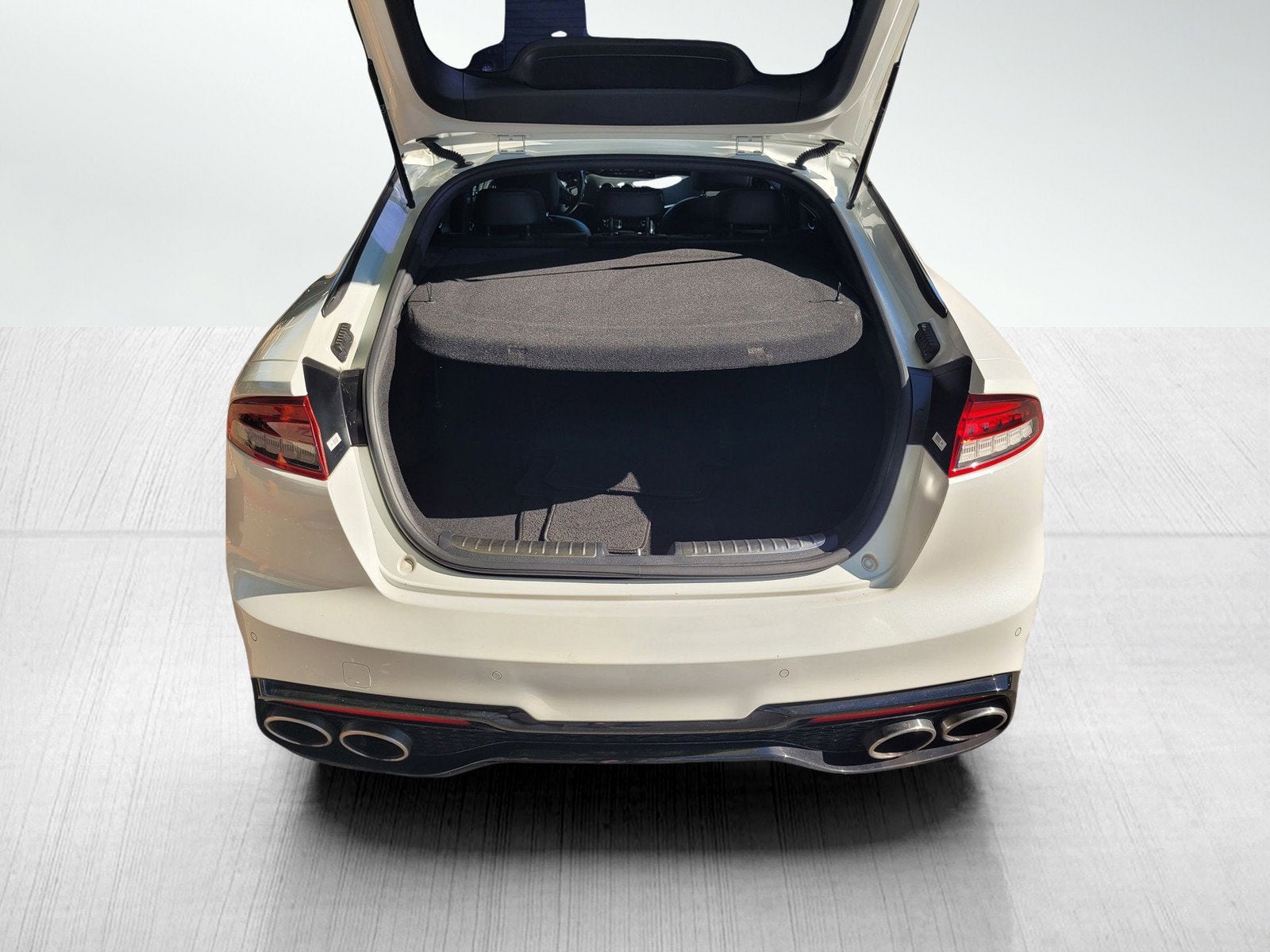 2022 Kia STINGER GT1