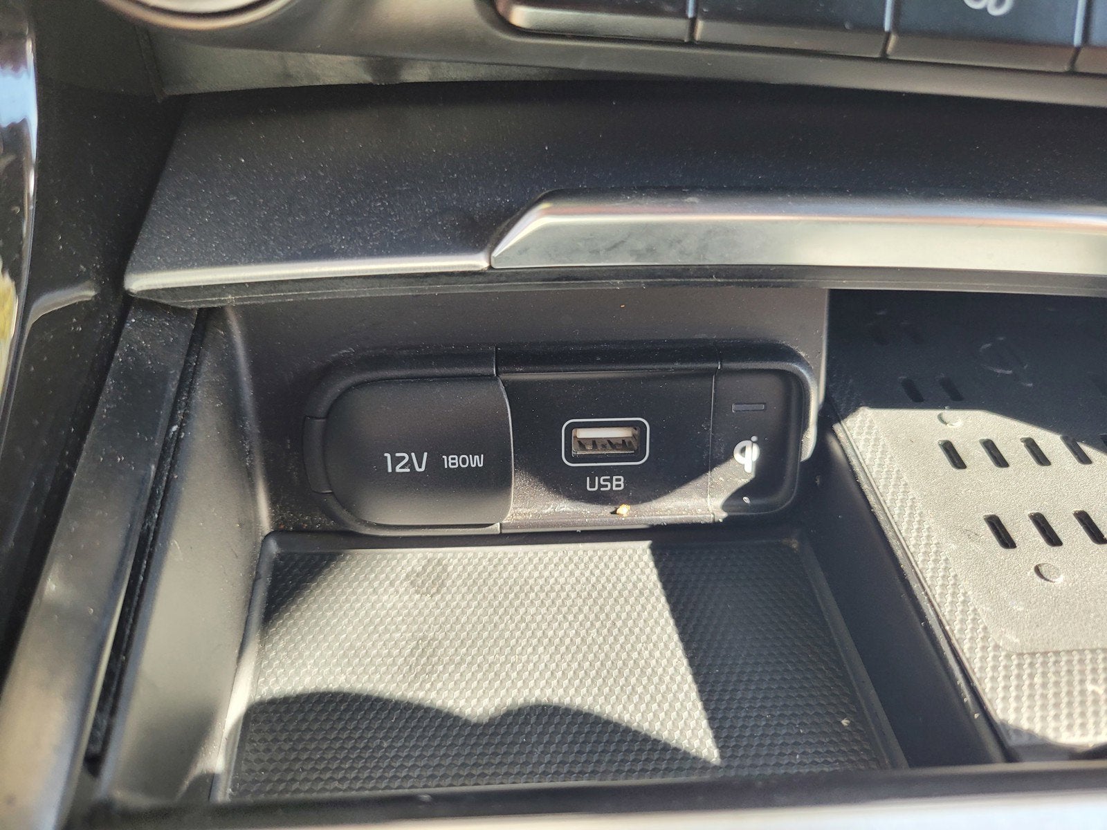 2022 Kia STINGER GT1