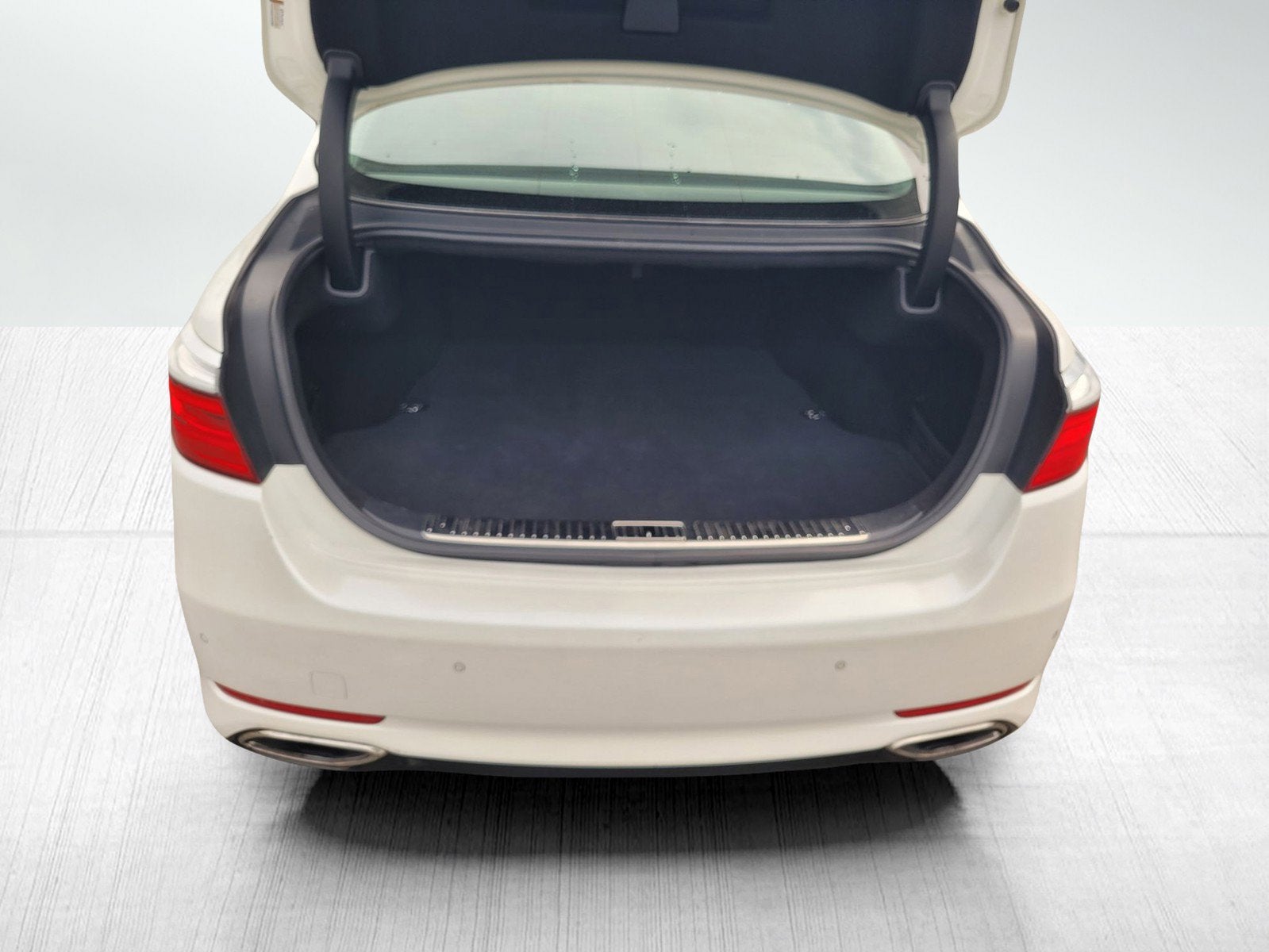 2016 Kia K900 LUXURY