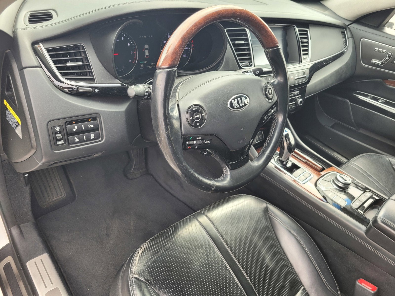 2016 Kia K900 LUXURY