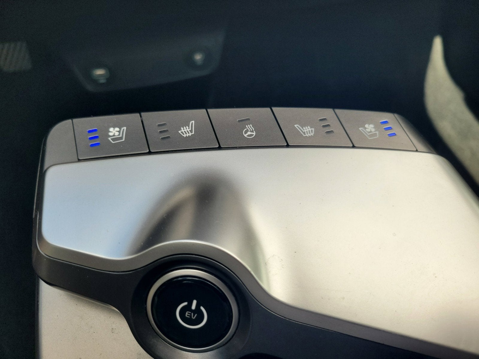 2024 Kia EV6 WIND