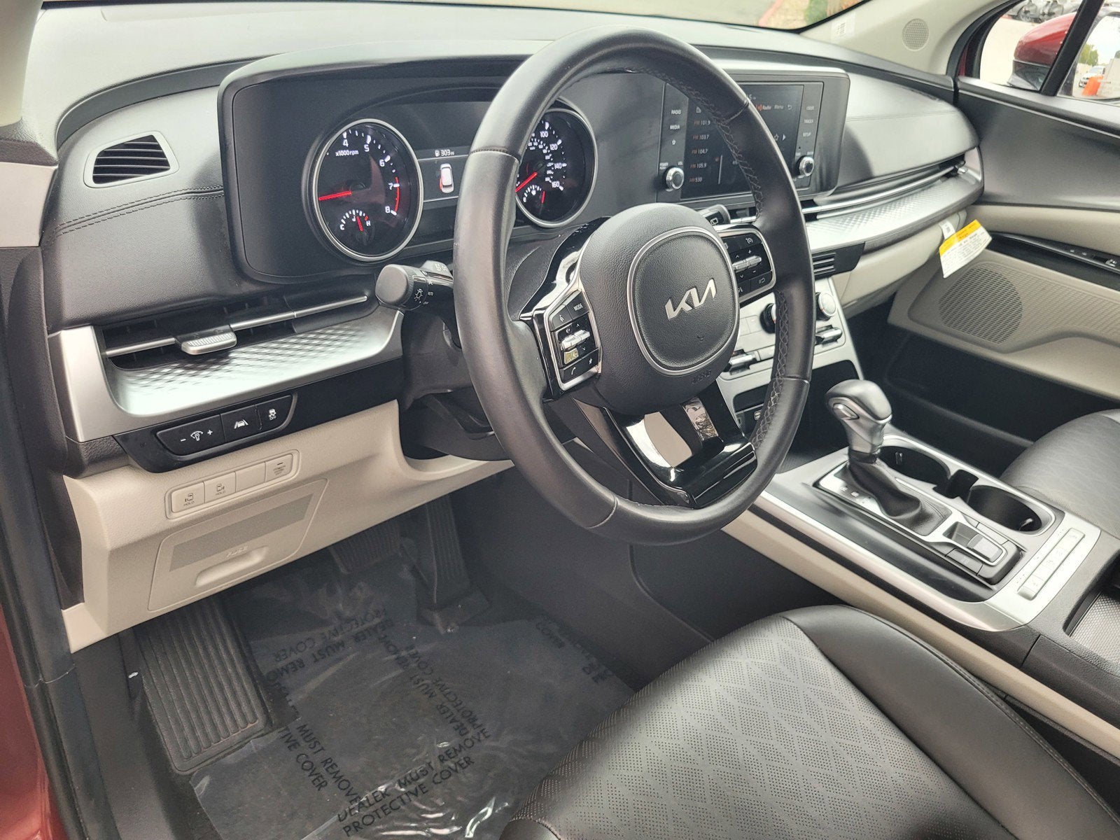 2024 Kia CARNIVAL LX