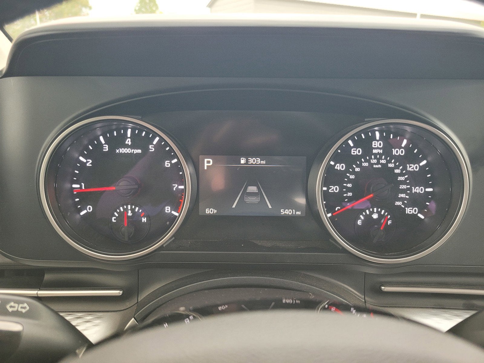 2024 Kia CARNIVAL LX