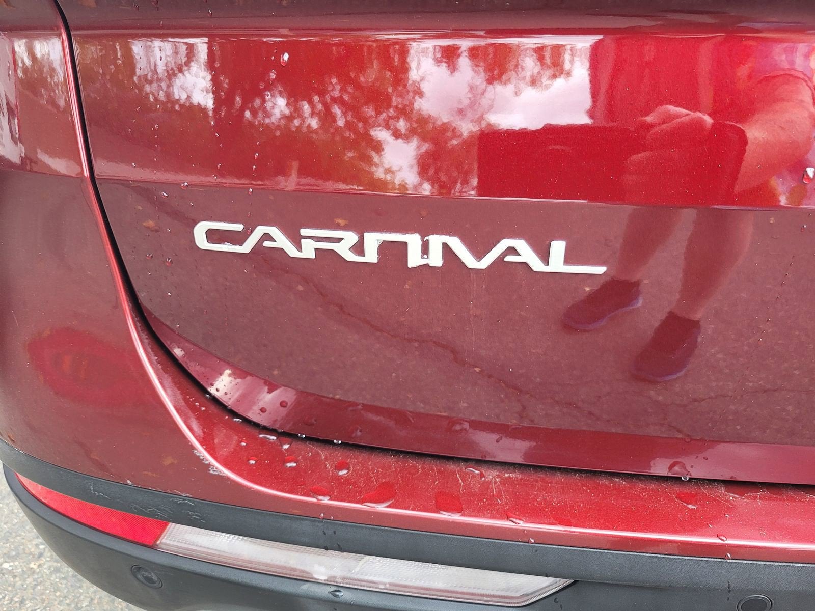 2024 Kia CARNIVAL LX
