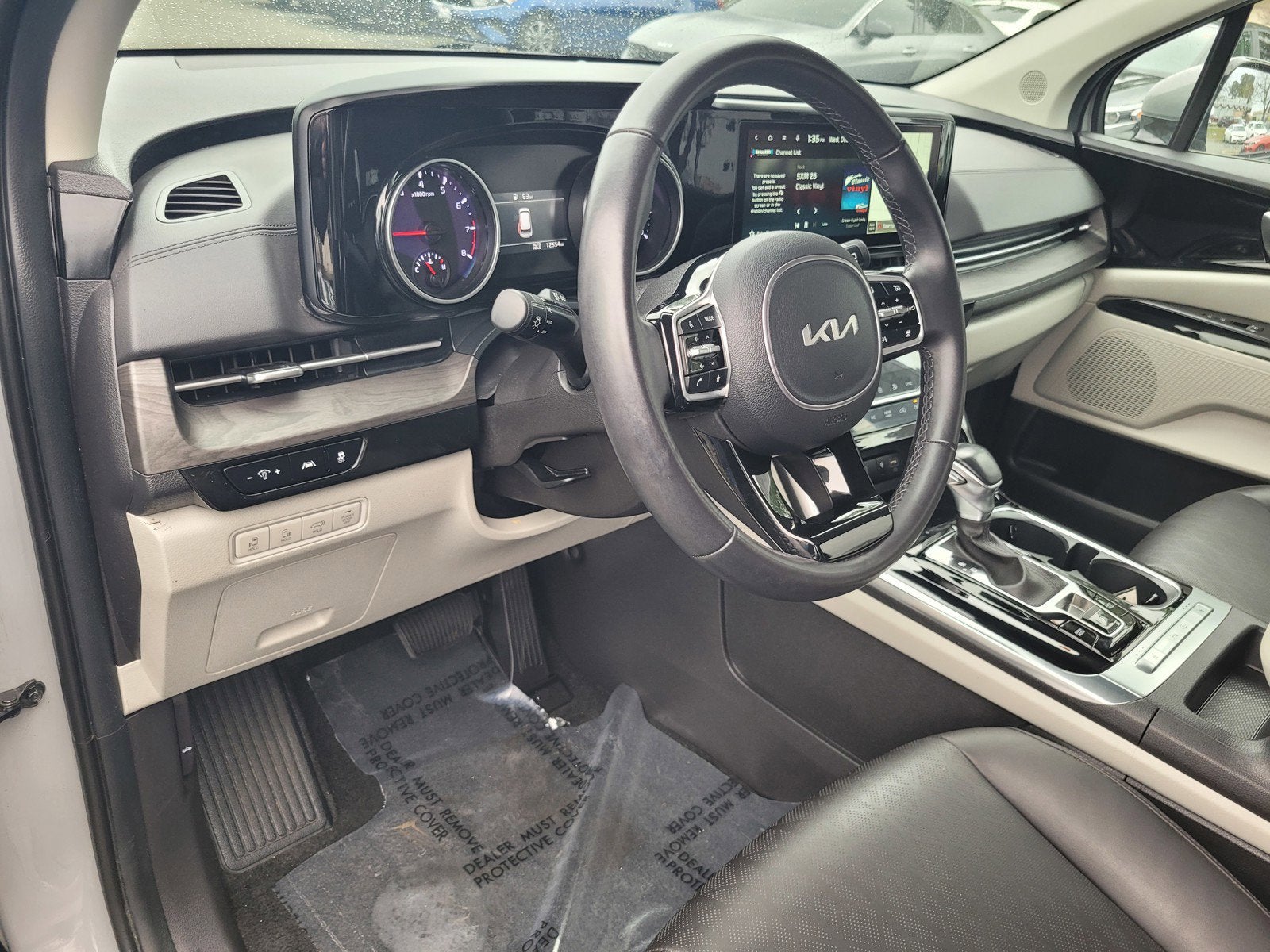 2024 Kia CARNIVAL EX