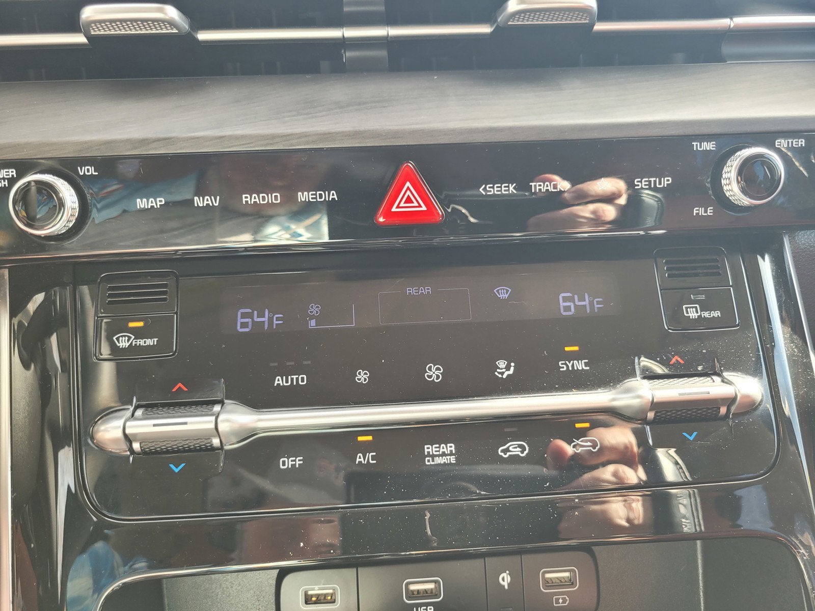 2024 Kia CARNIVAL SX