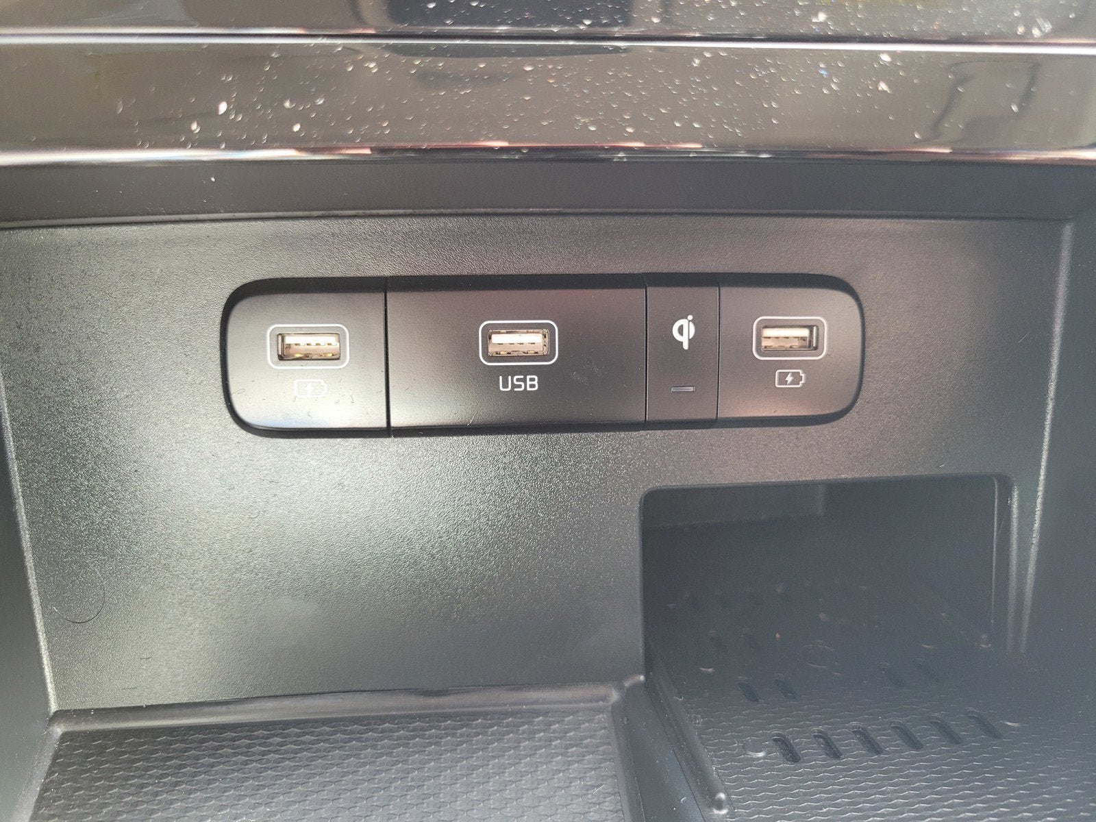 2024 Kia CARNIVAL SX