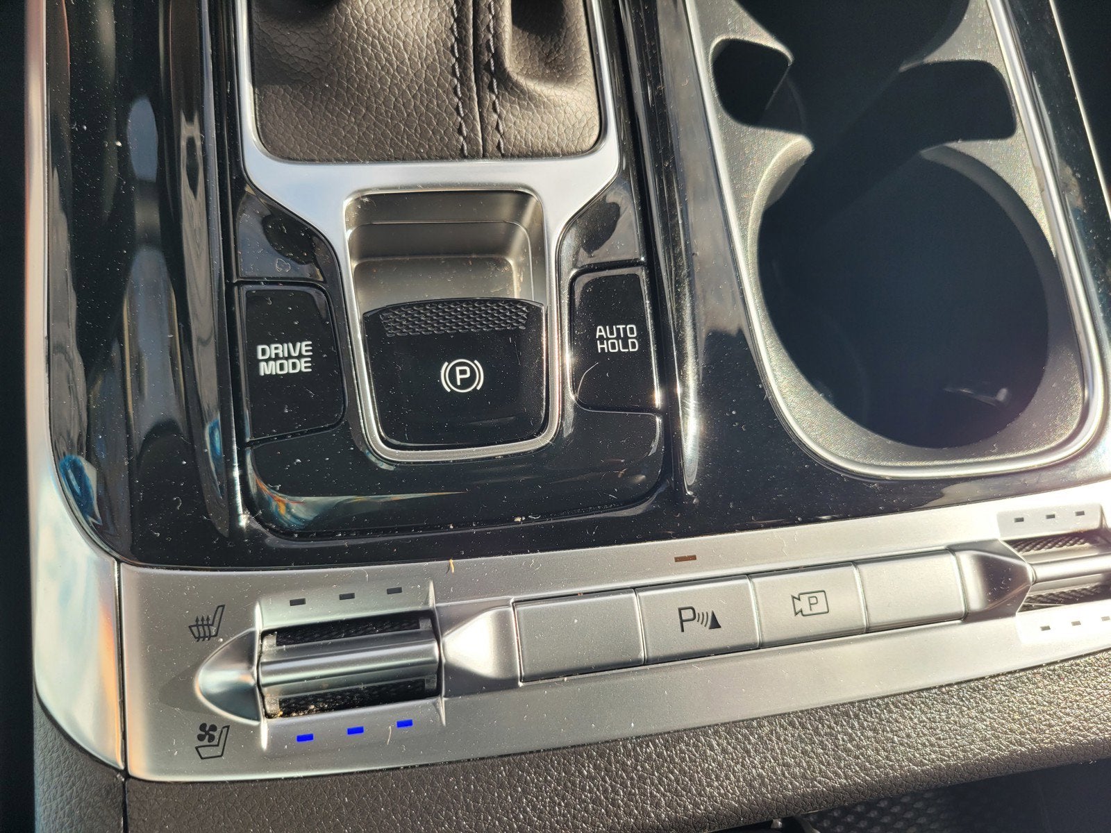 2024 Kia CARNIVAL SX