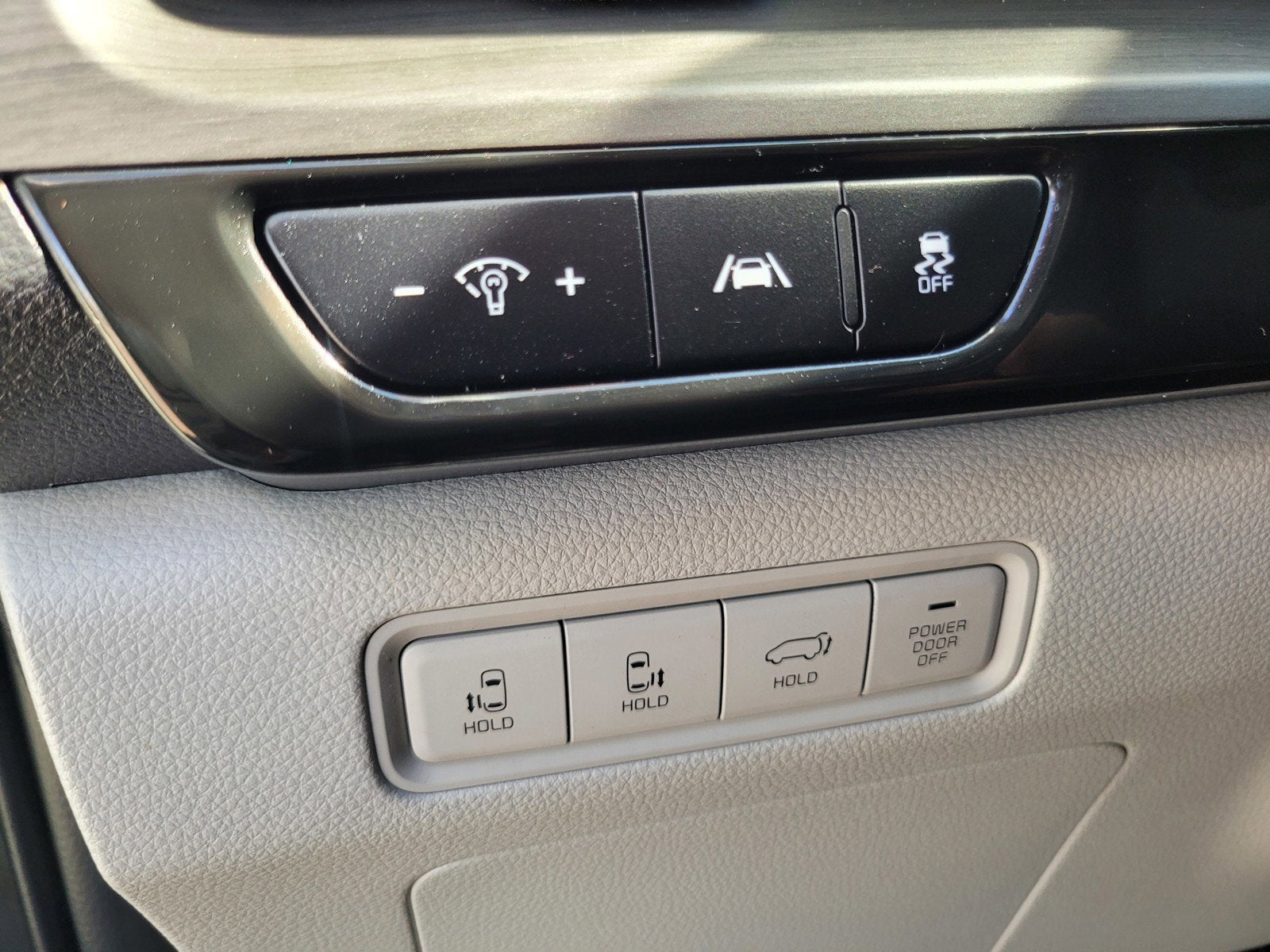 2024 Kia CARNIVAL SX