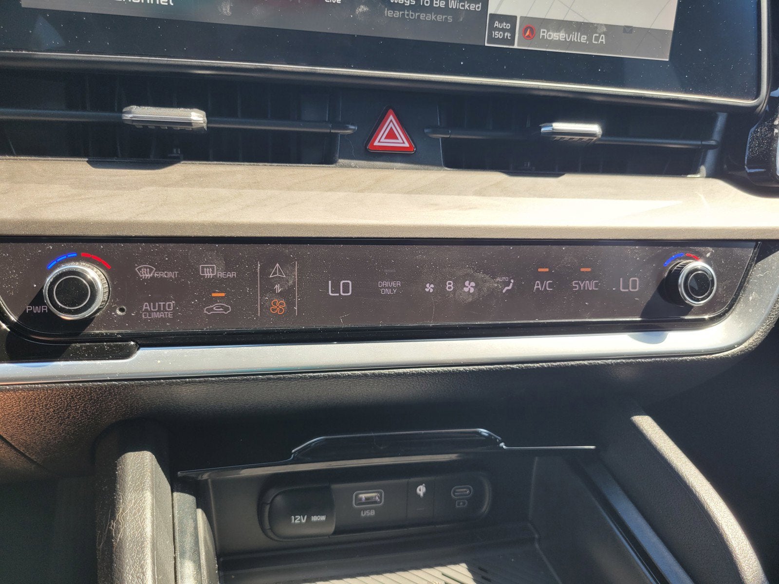 2023 Kia SPORTAGE PLUG-IN HYBRID X-LINE