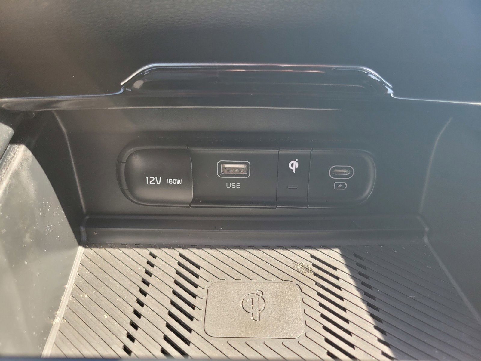 2023 Kia SPORTAGE PLUG-IN HYBRID X-LINE