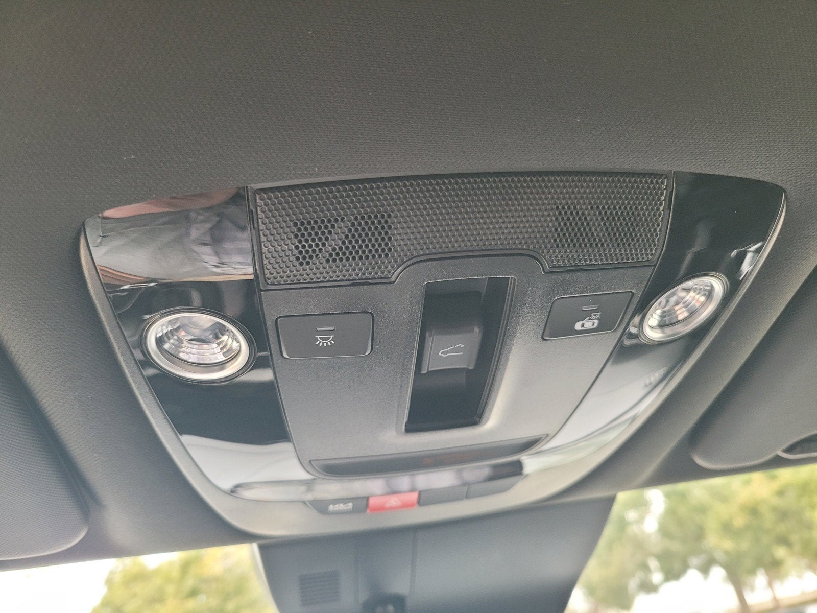 2024 Kia SPORTAGE PLUG-IN HYBRID X-LINE