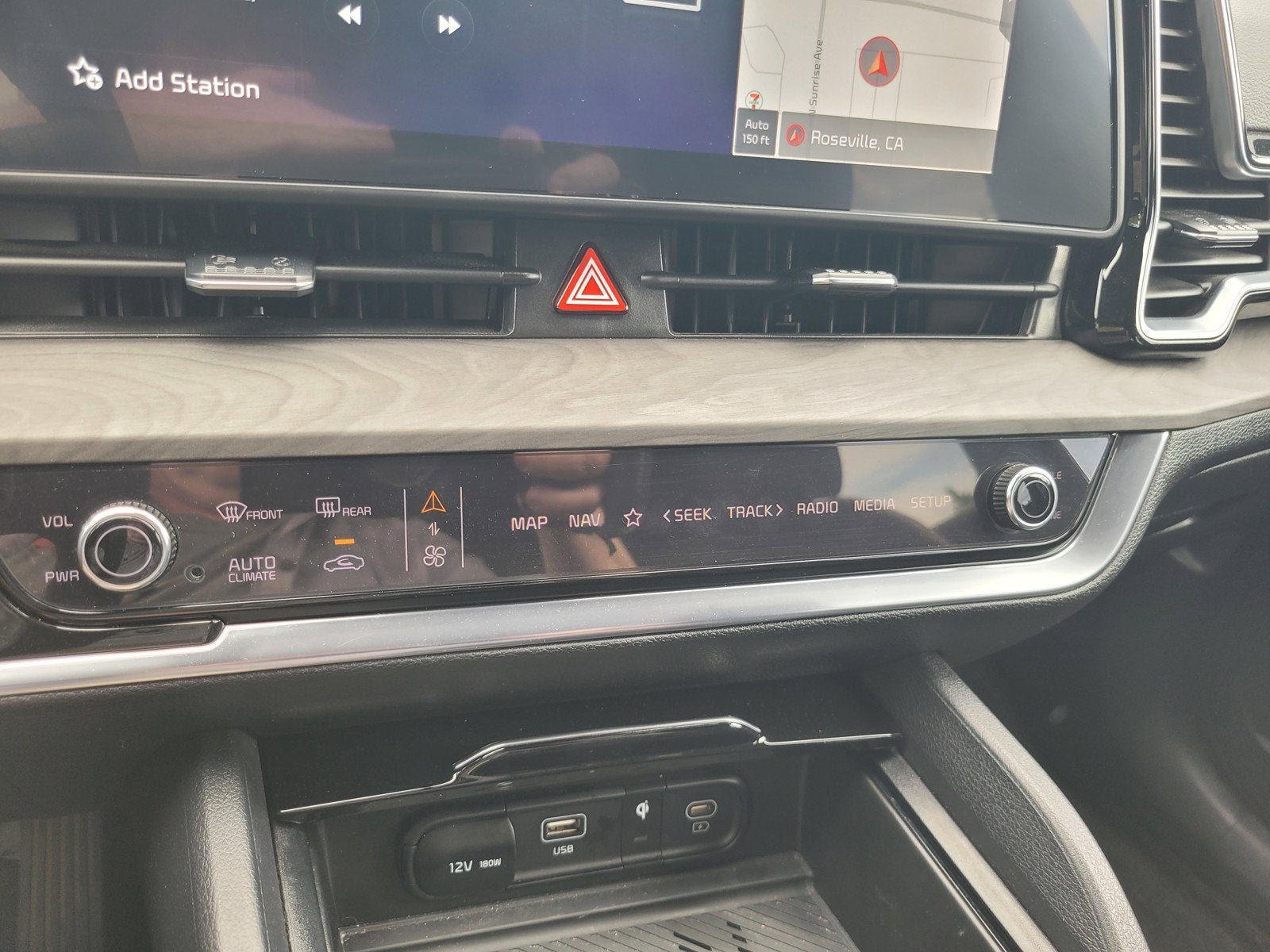 2024 Kia SPORTAGE PLUG-IN HYBRID X-LINE