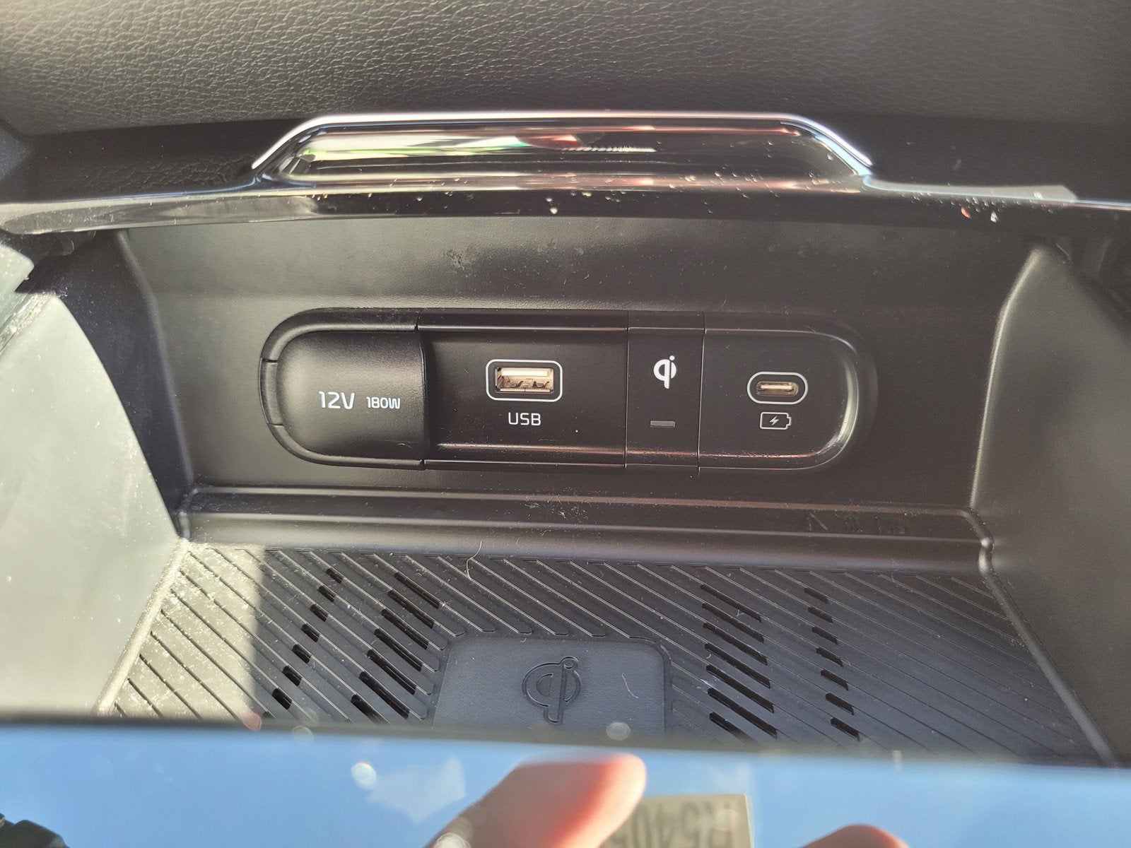 2025 Kia SPORTAGE PLUG-IN HYBRID X-LINE