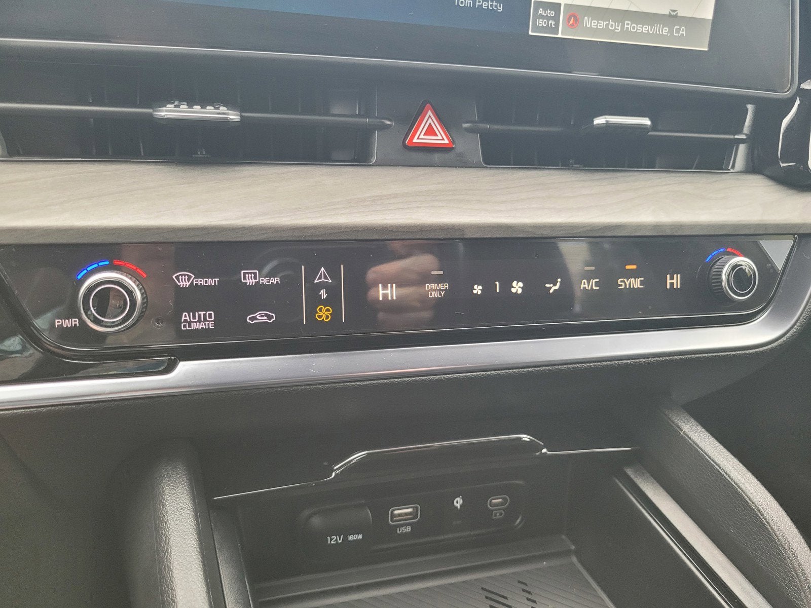 2025 Kia SPORTAGE PLUG-IN HYBRID X-LINE