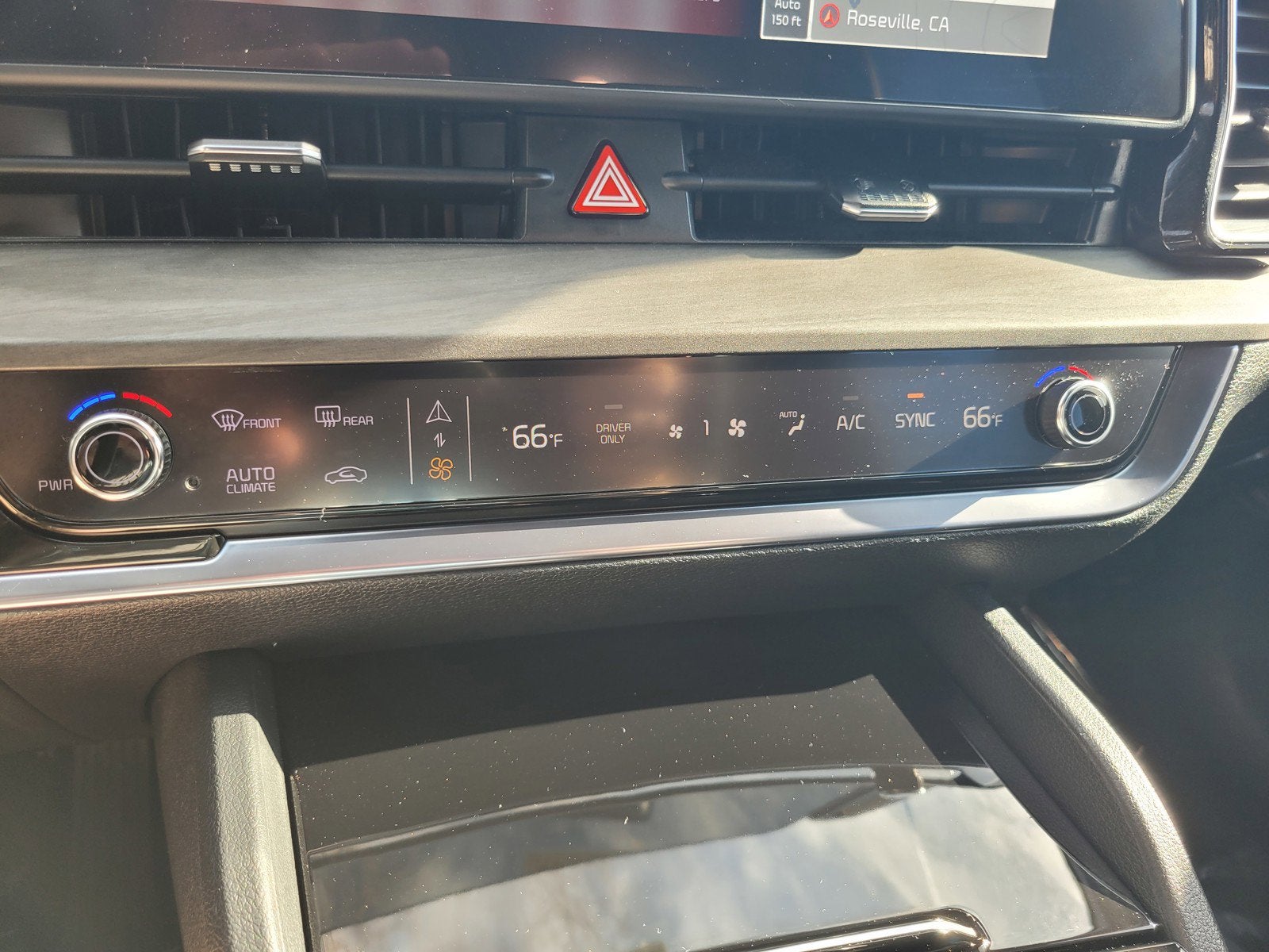 2025 Kia SPORTAGE PLUG-IN HYBRID X-LINE