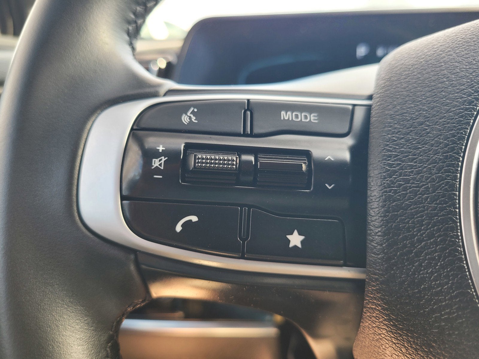 2025 Kia SPORTAGE PLUG-IN HYBRID X-LINE