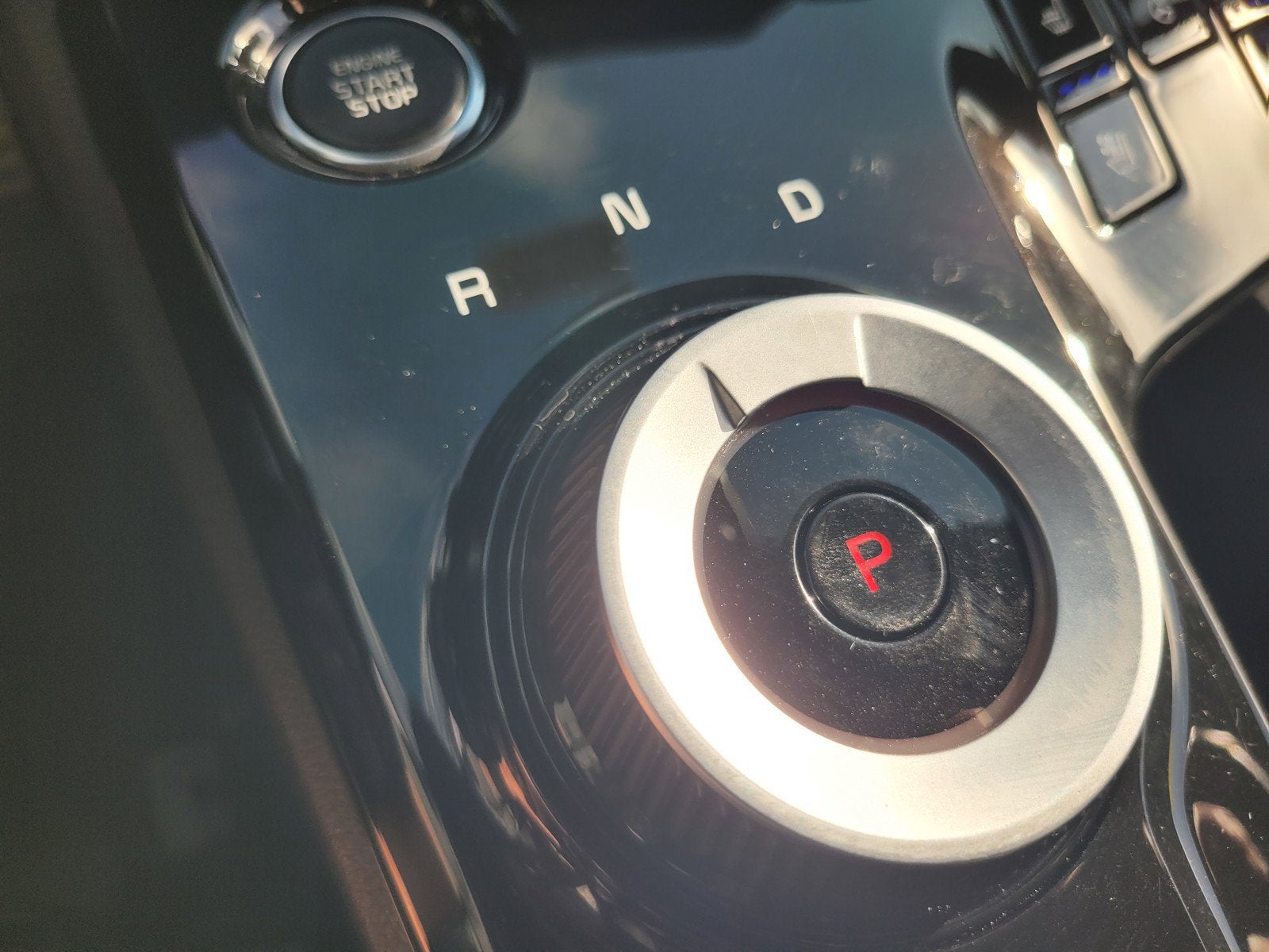 2024 Kia SPORTAGE PLUG-IN HYBRID X-LINE PRESTIGE