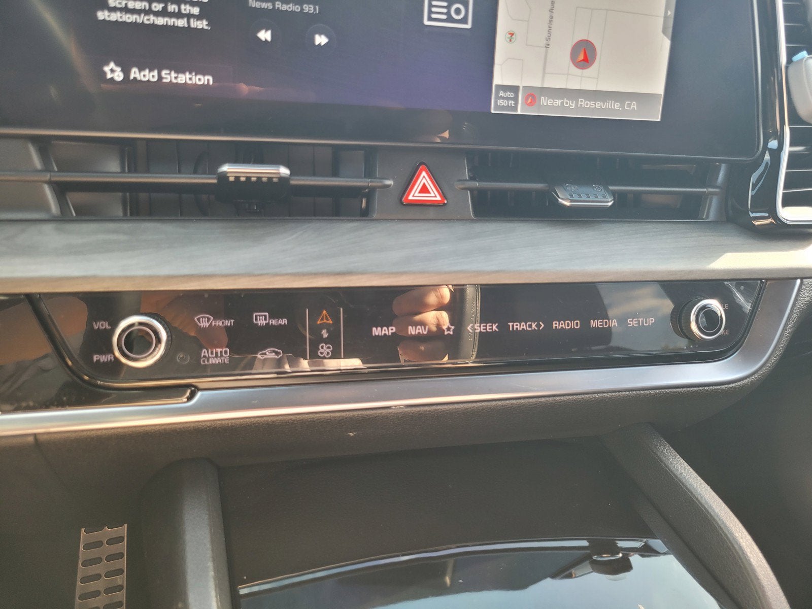 2024 Kia SPORTAGE PLUG-IN HYBRID X-LINE PRESTIGE