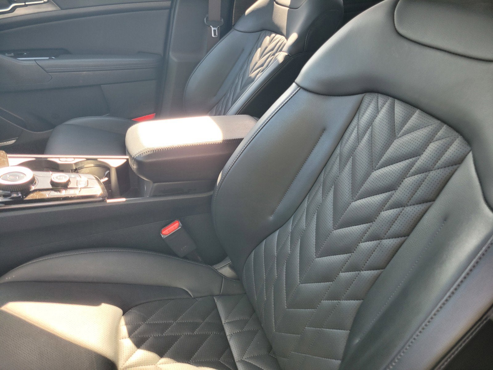 2024 Kia SPORTAGE PLUG-IN HYBRID X-LINE PRESTIGE