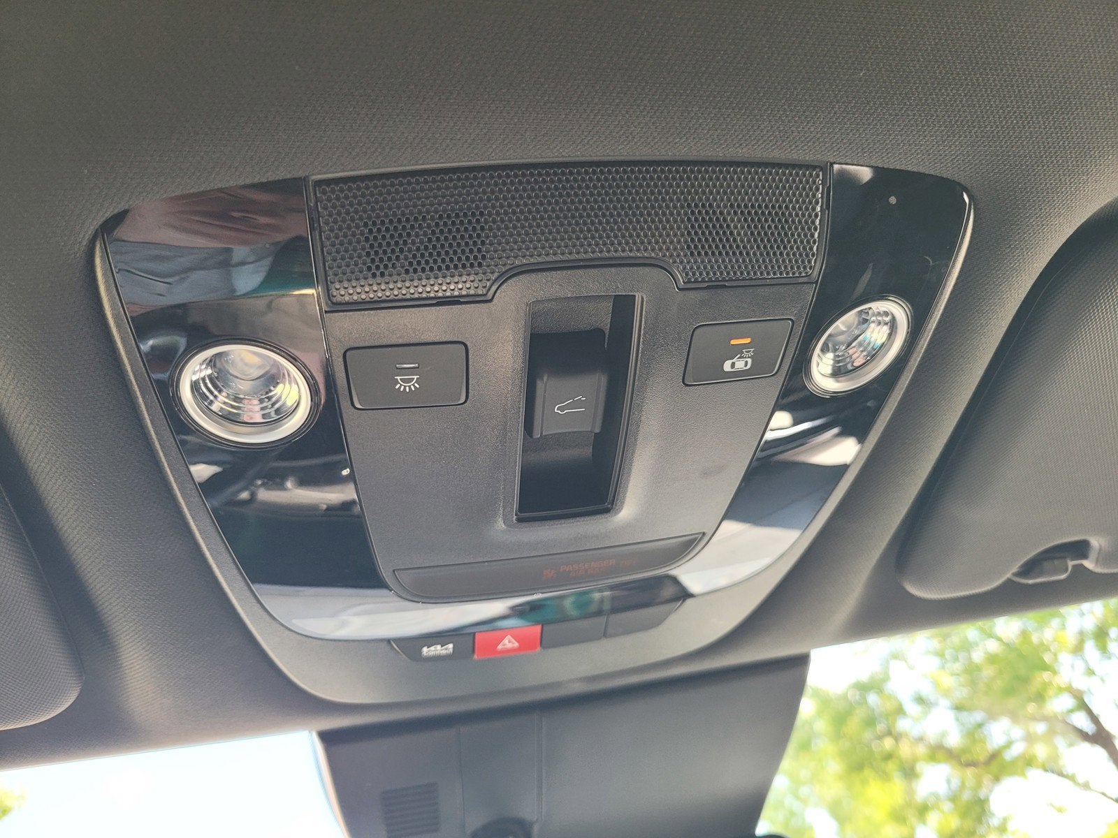 2024 Kia SPORTAGE PLUG-IN HYBRID X-LINE PRESTIGE