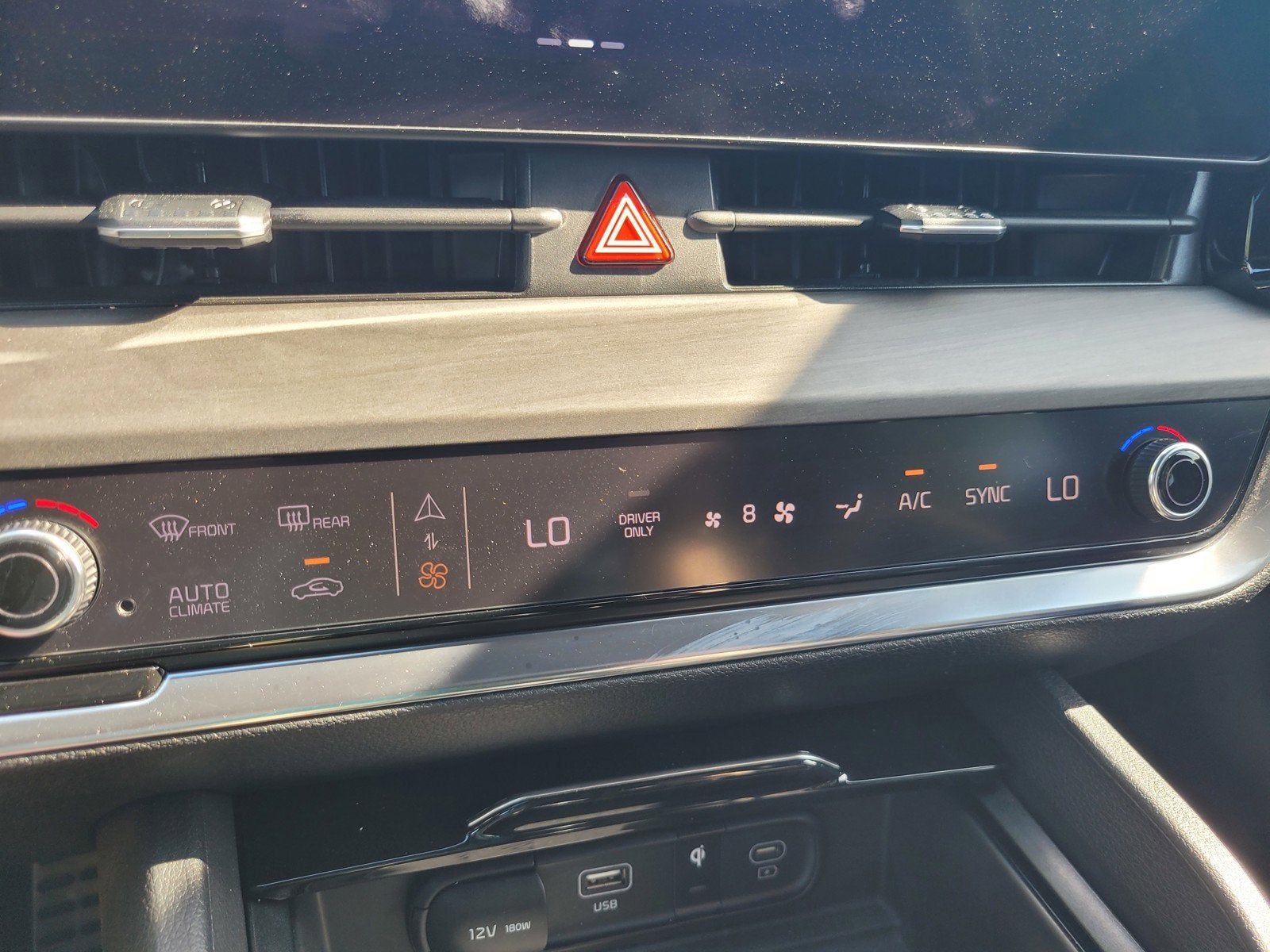 2024 Kia SPORTAGE PLUG-IN HYBRID X-LINE PRESTIGE