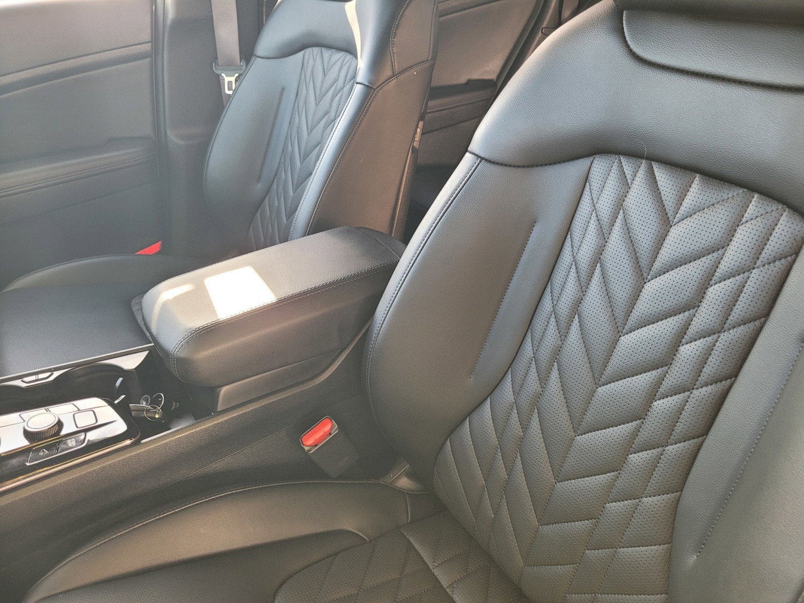 2025 Kia SPORTAGE PLUG-IN HYBRID X-LINE PRESTIGE